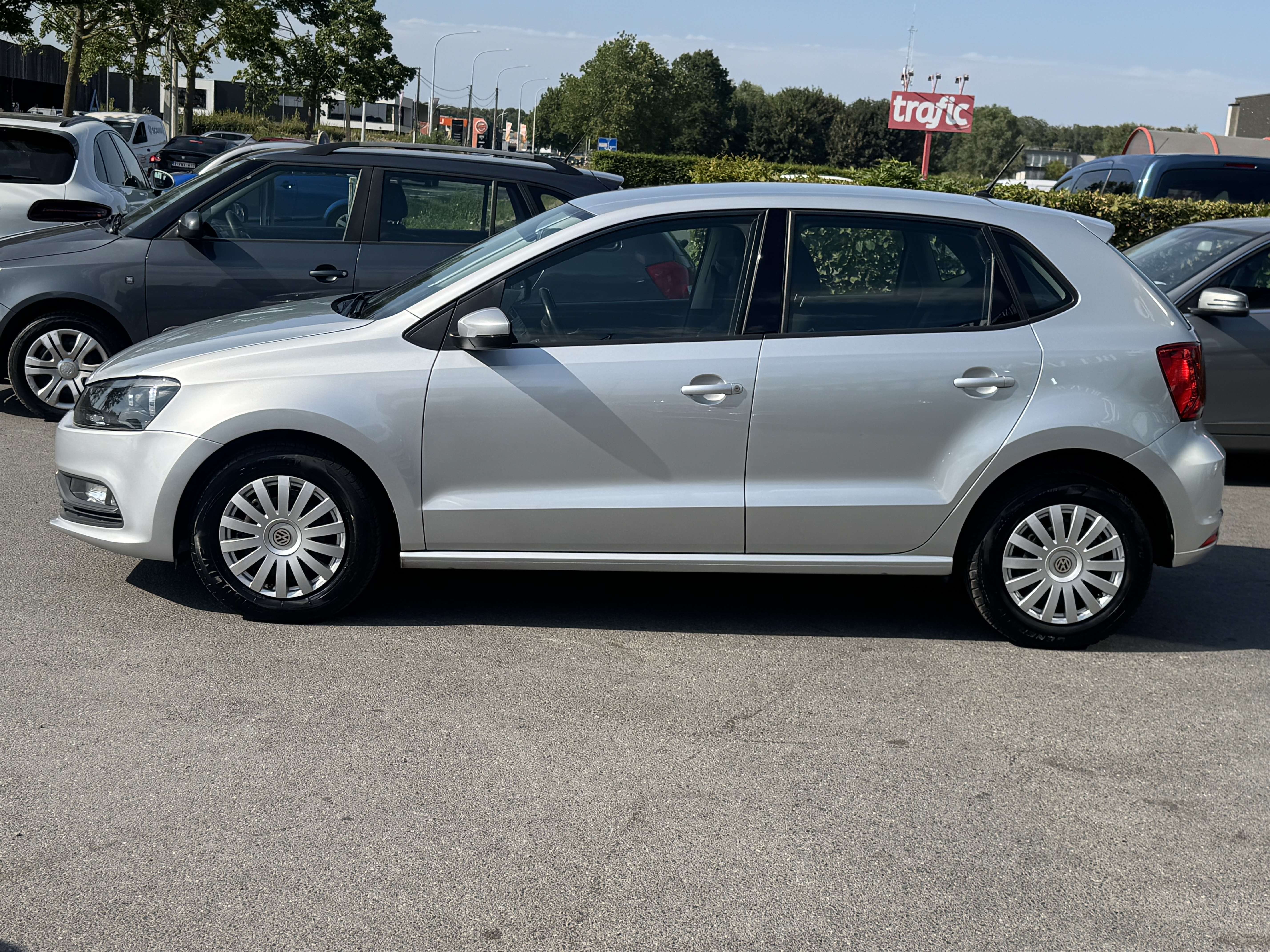 Volkswagen Polo Polo 1.0i Trendline*1 ER MAIN*FULL CARNET*PDC*GARANTIE DE 12 MOIS
