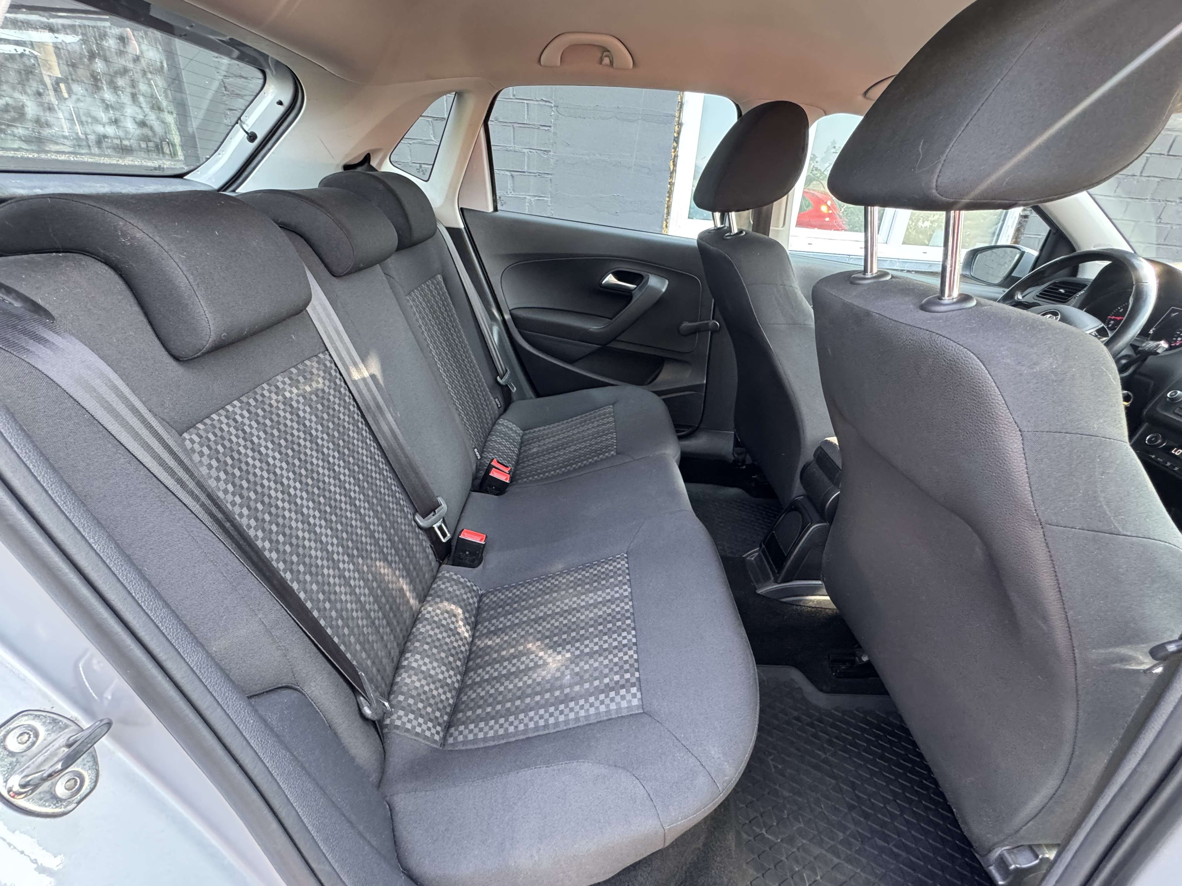 Volkswagen Polo Polo 1.0i Trendline*1 ER MAIN*FULL CARNET*PDC*GARANTIE DE 12 MOIS