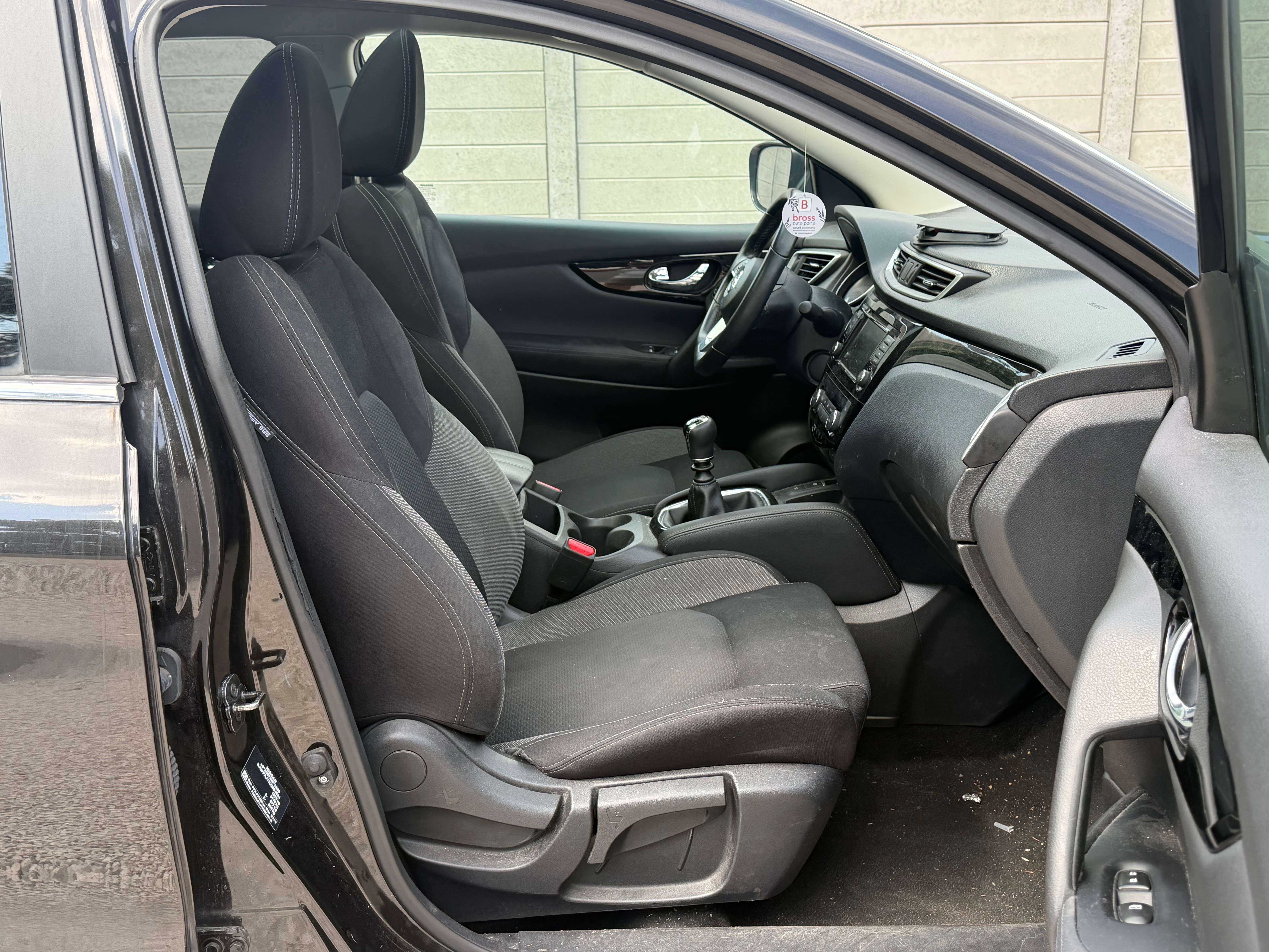 Nissan Qashqai Qashqai 1.3 DIG-T New Tekna ° TOIT PANO ° NAVI _ CAM 360 ° MOTEUR K.O !!! EXPORT MARCHAND