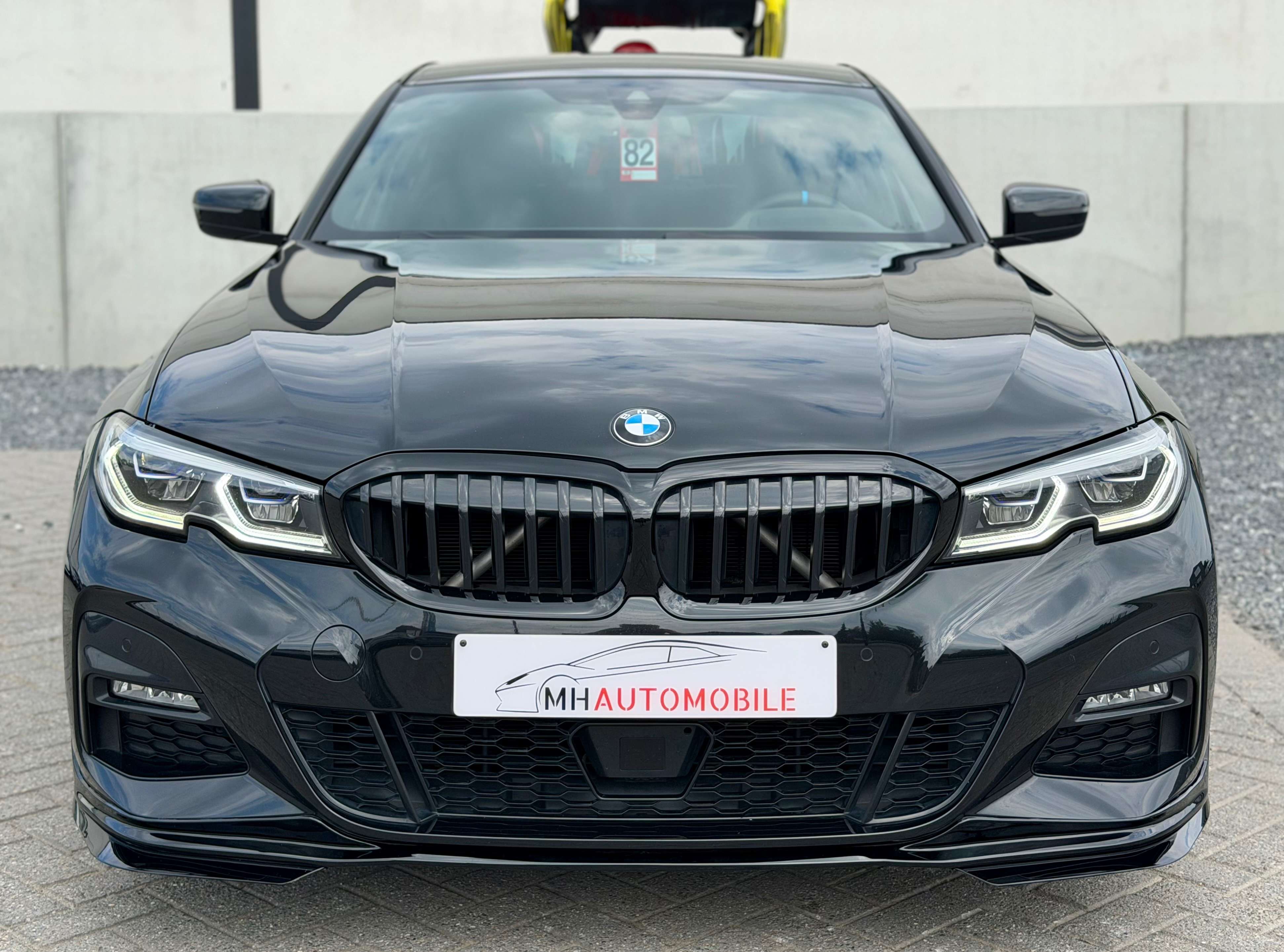 BMW 330 330eA PHEV Pack M NETTO 26.405€