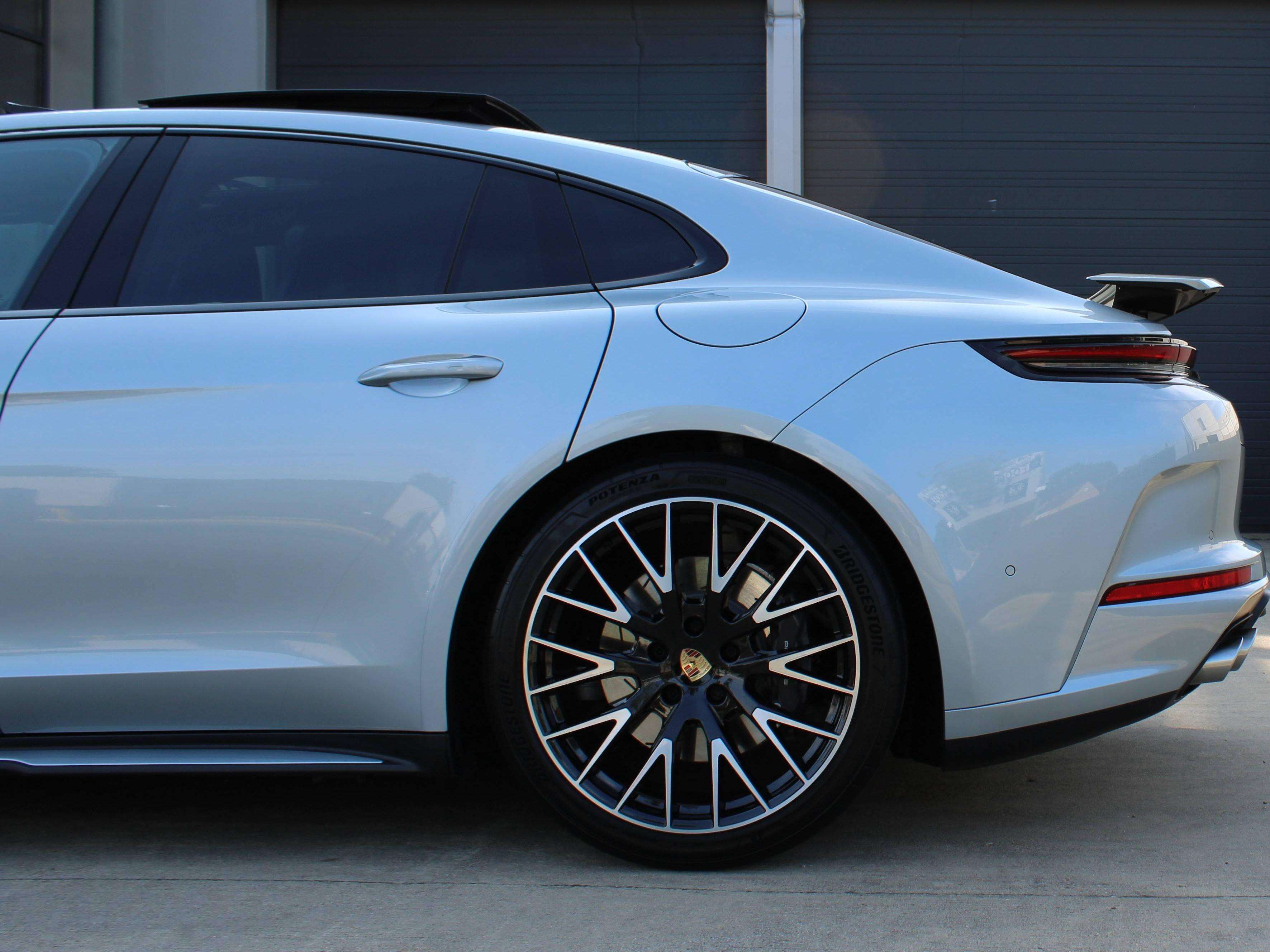 Porsche Panamera 4 E-Hybrid-LIFT-PANO-BURMESTER-360-ACC-SOFTCLOSE-LED