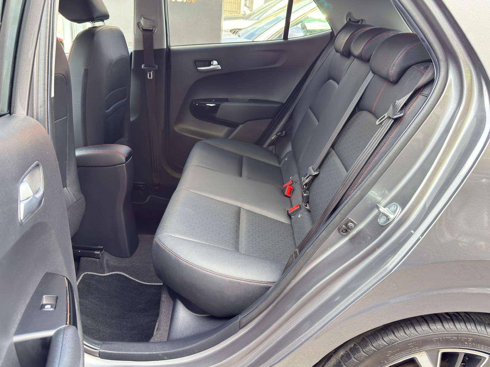 Kia Picanto Picanto 1.2i GT Line ° AUTOMATIQUE ° CUIR ° NAVI ° CAMERA ° GARANTI KIA 2030 !!! !!!