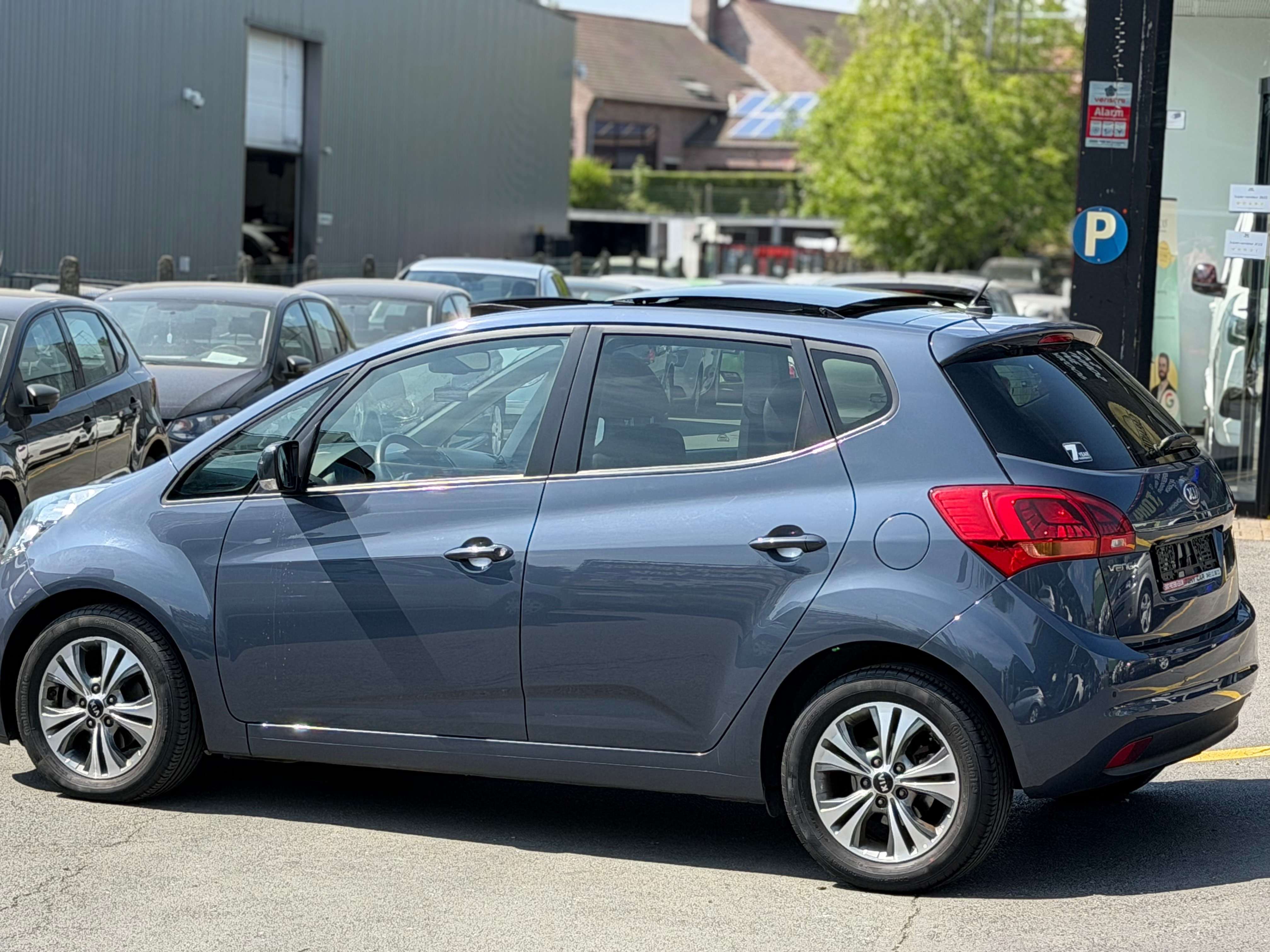 Kia Venga Boîte auto 1.6i*NAVI*CAMERA*PANO*BT*USB*