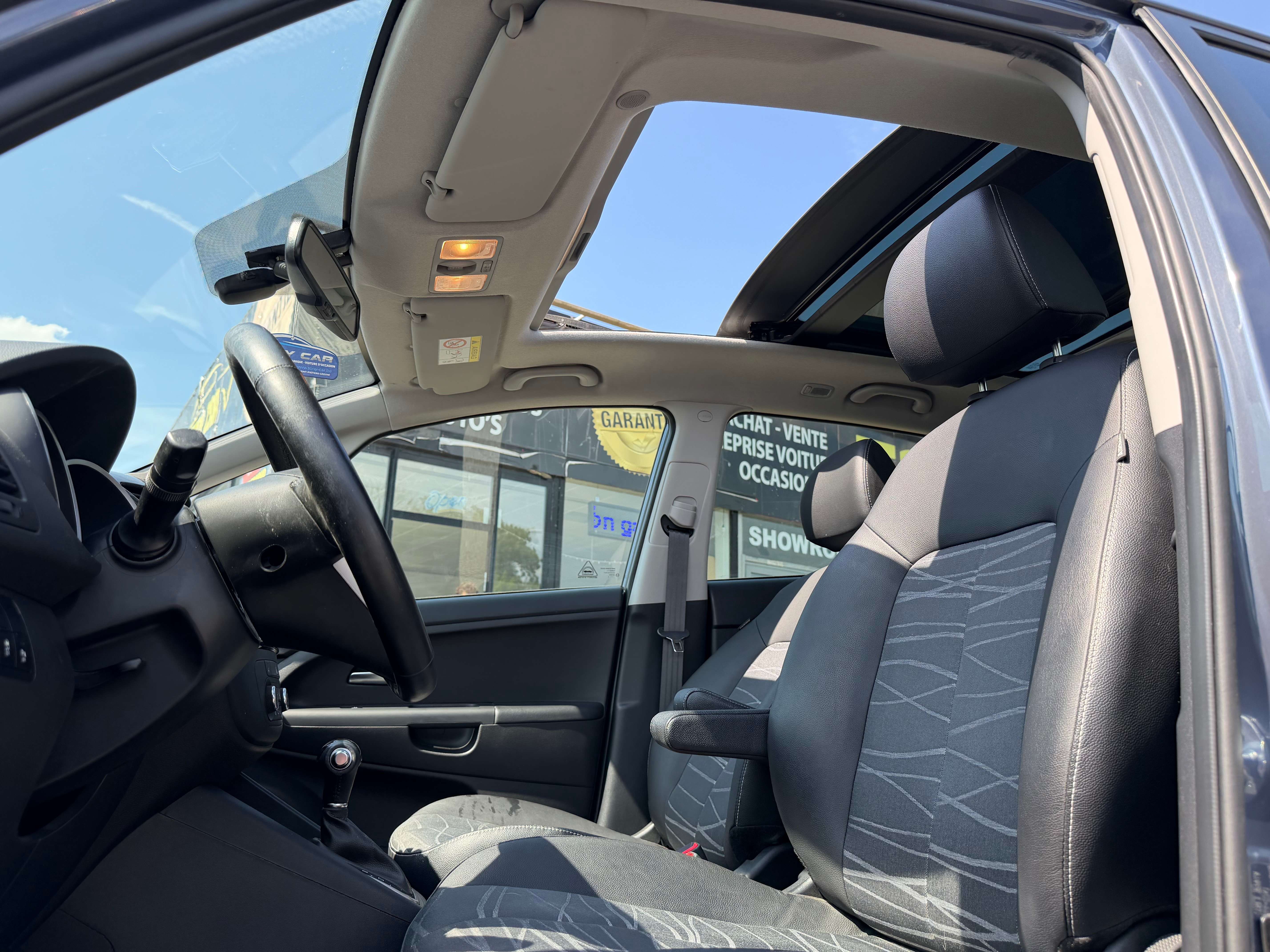 Kia Venga Boîte auto 1.6i*NAVI*CAMERA*PANO*BT*USB*