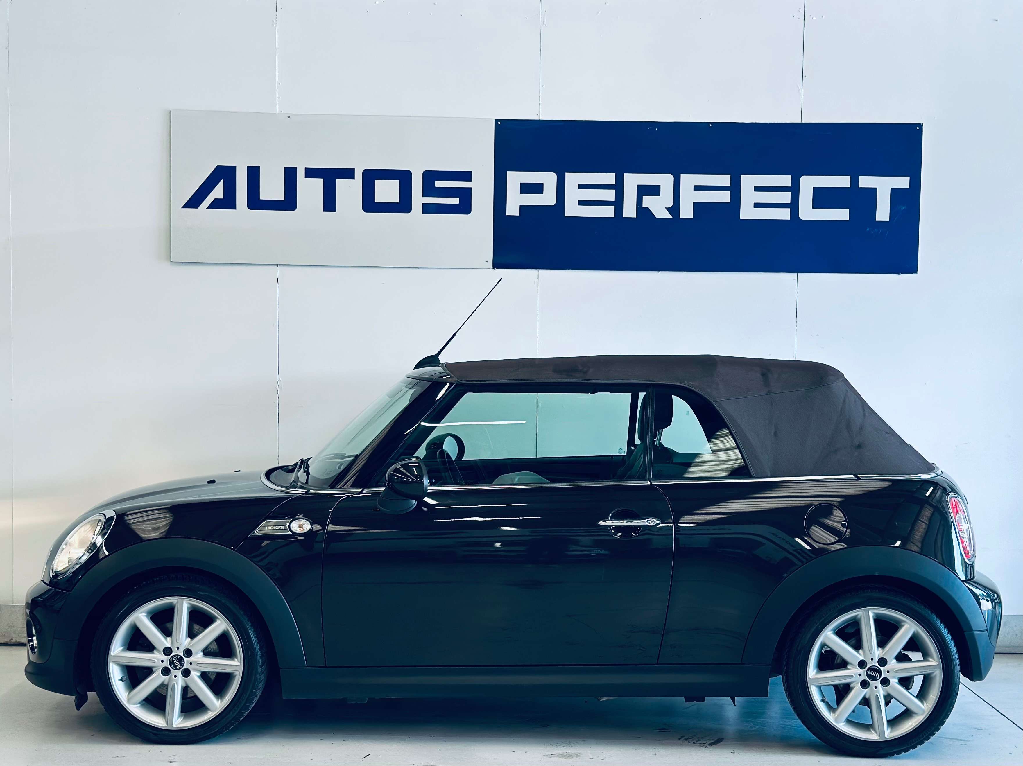 MINI Cooper Cabrio 1.6i PDC BLUETOOTH NAVI CLIM LIM MODE SPORT CUIR JA17