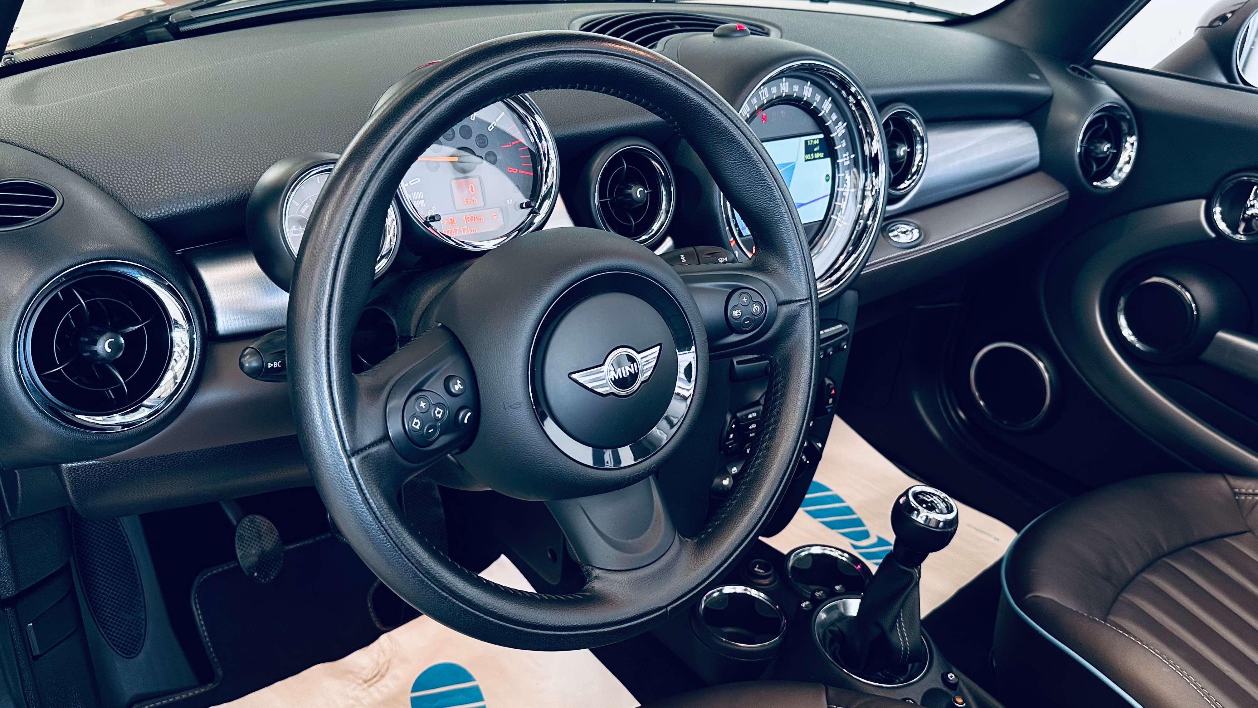 MINI Cooper Cabrio 1.6i PDC BLUETOOTH NAVI CLIM LIM MODE SPORT CUIR JA17