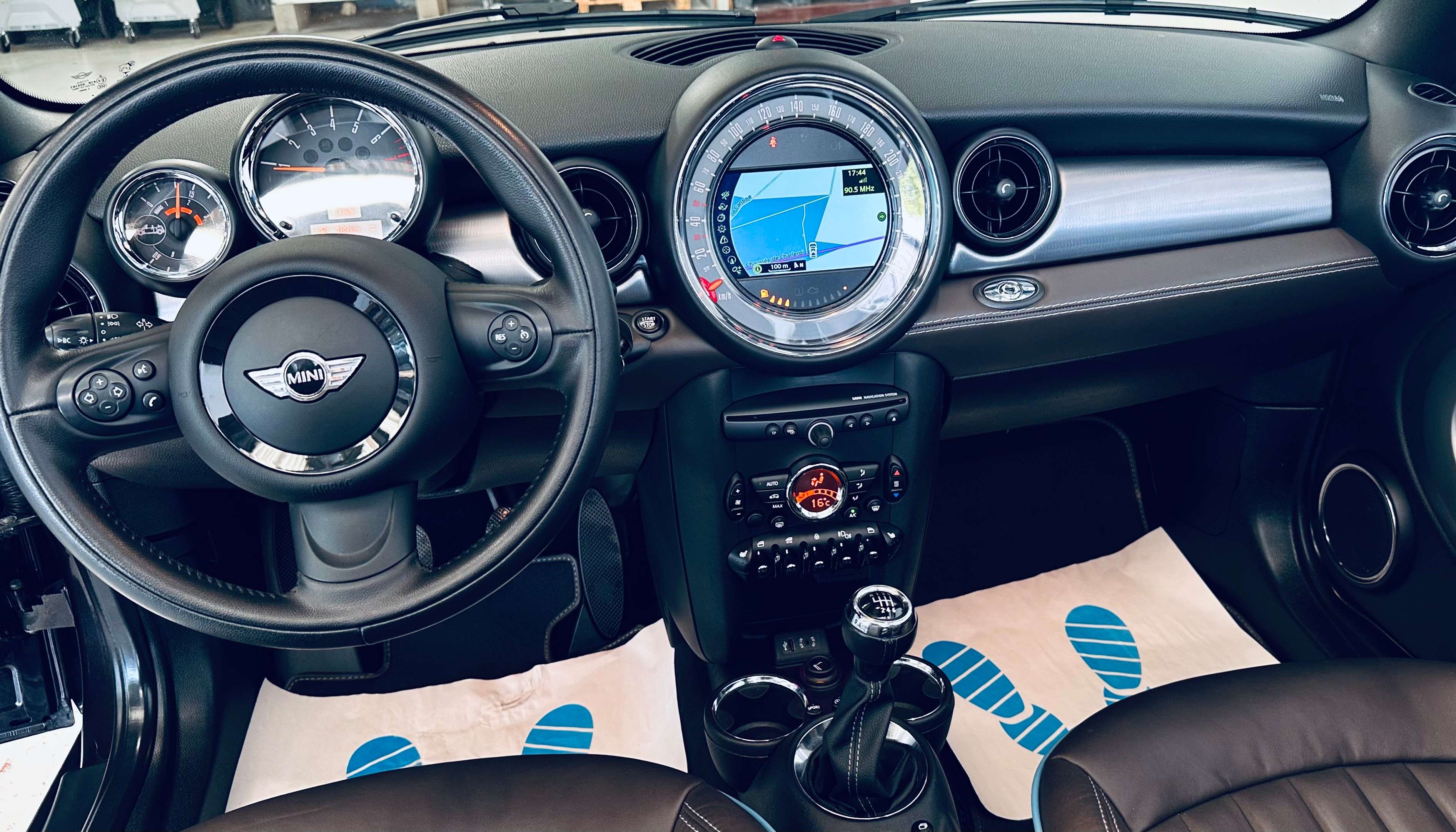 MINI Cooper Cabrio 1.6i PDC BLUETOOTH NAVI CLIM LIM MODE SPORT CUIR JA17