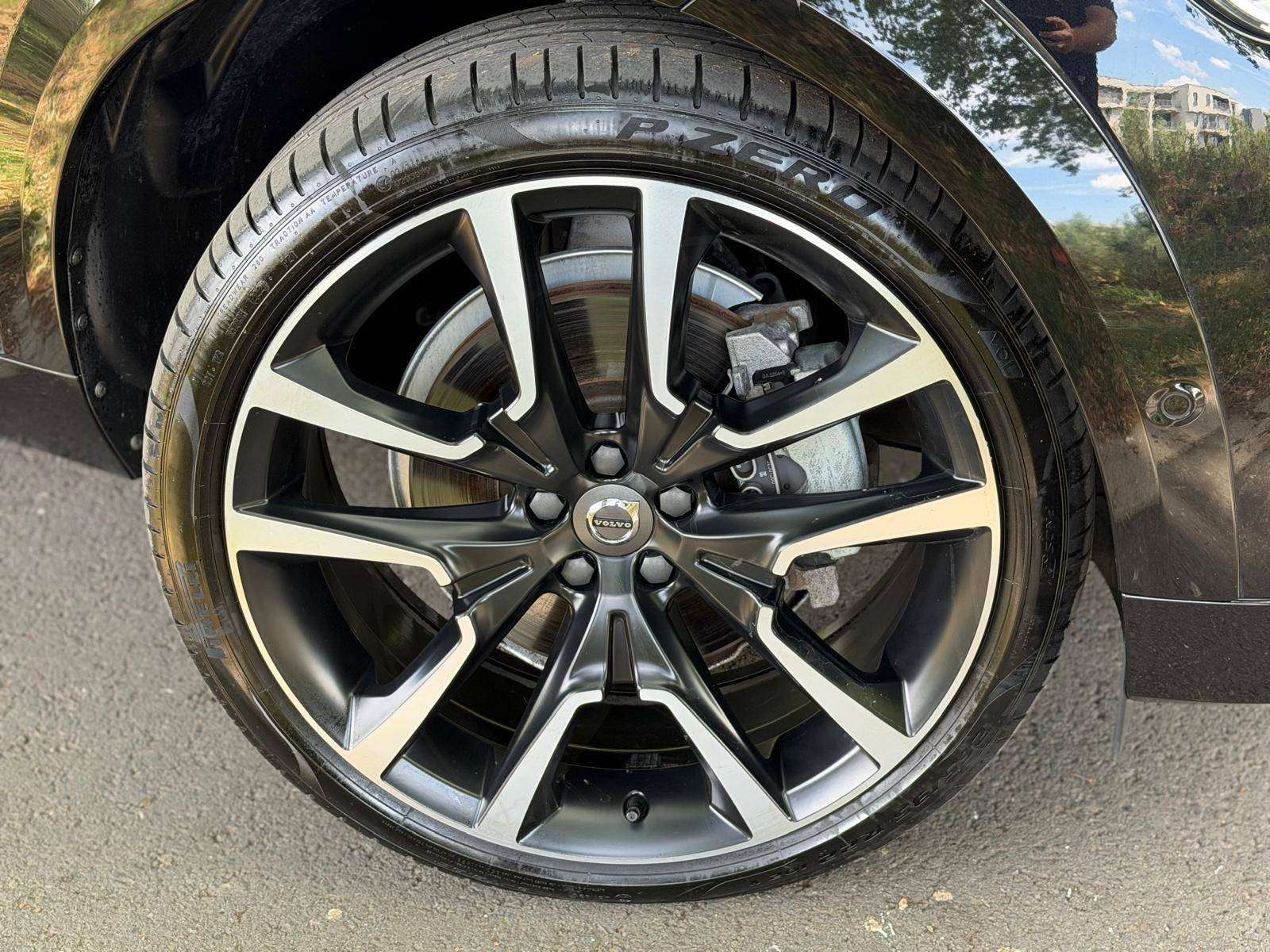 Volvo XC60 2.0 T8 PHEV AWD - Ultimate - Full Option - 228KW
