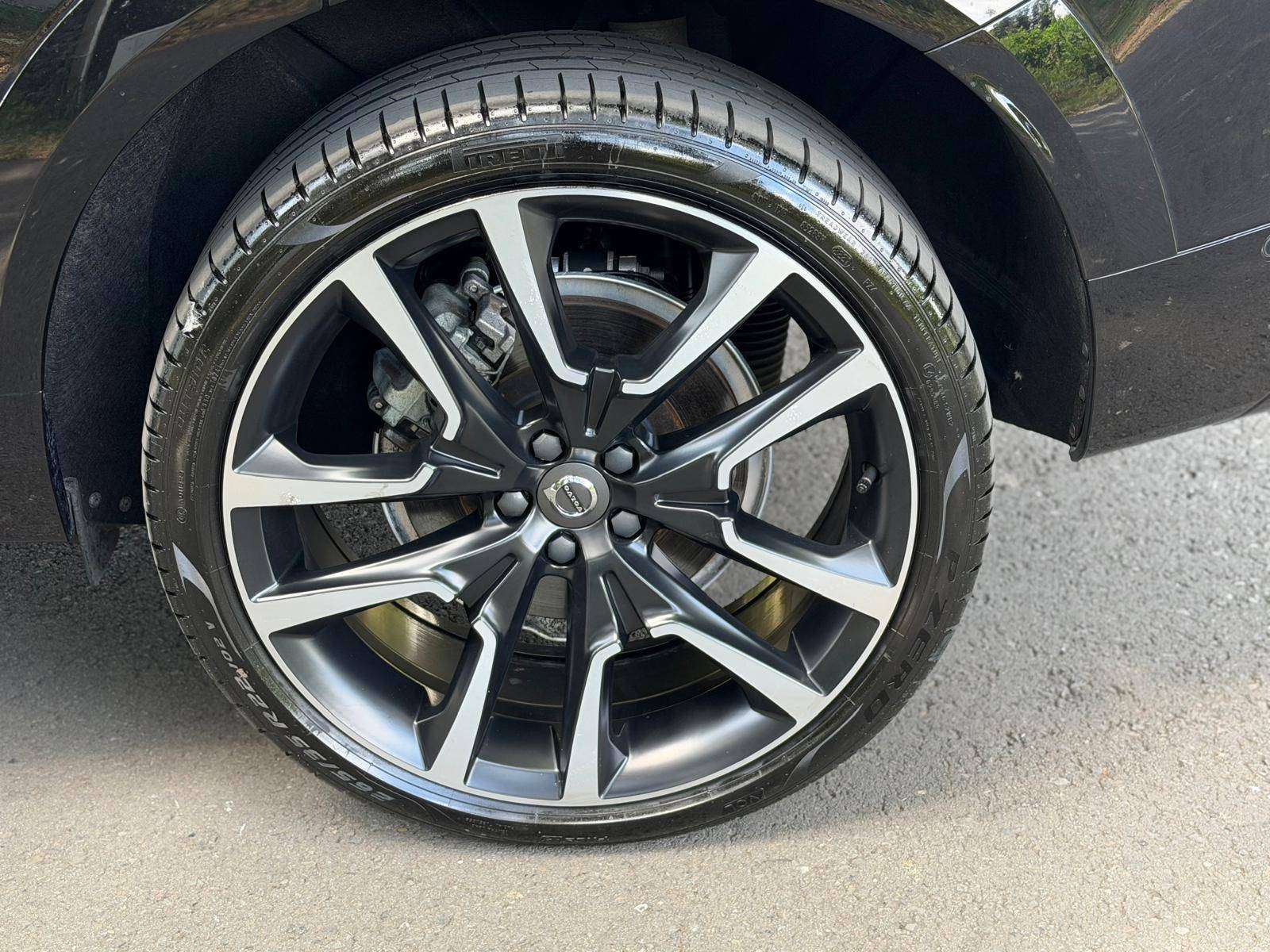Volvo XC60 2.0 T8 PHEV AWD - Ultimate - Full Option - 228KW
