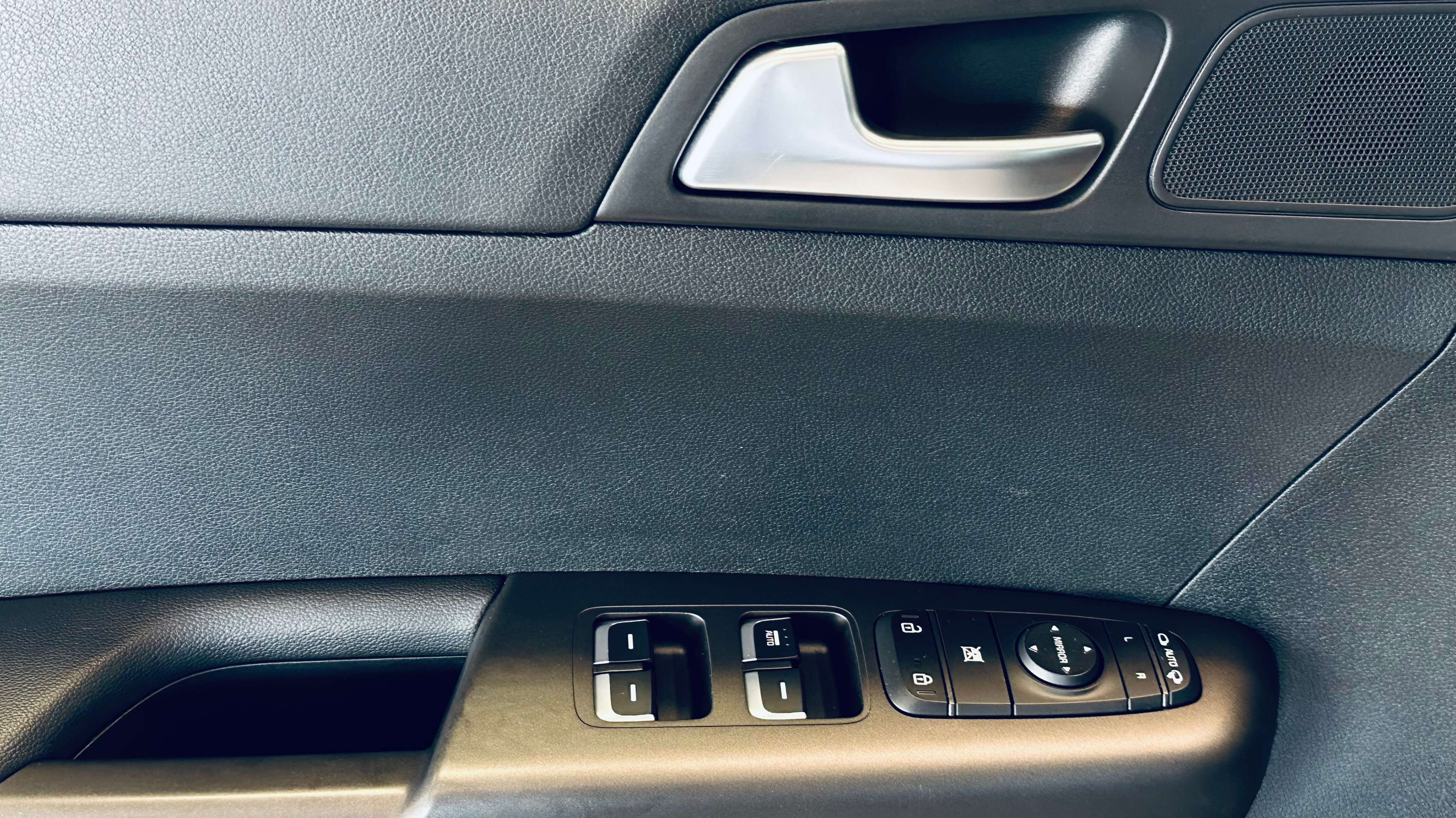 Kia Sportage 1.6T CAMERA PDC CARPLAY LIM CRUISE CLIM BIZONE KEY LESS