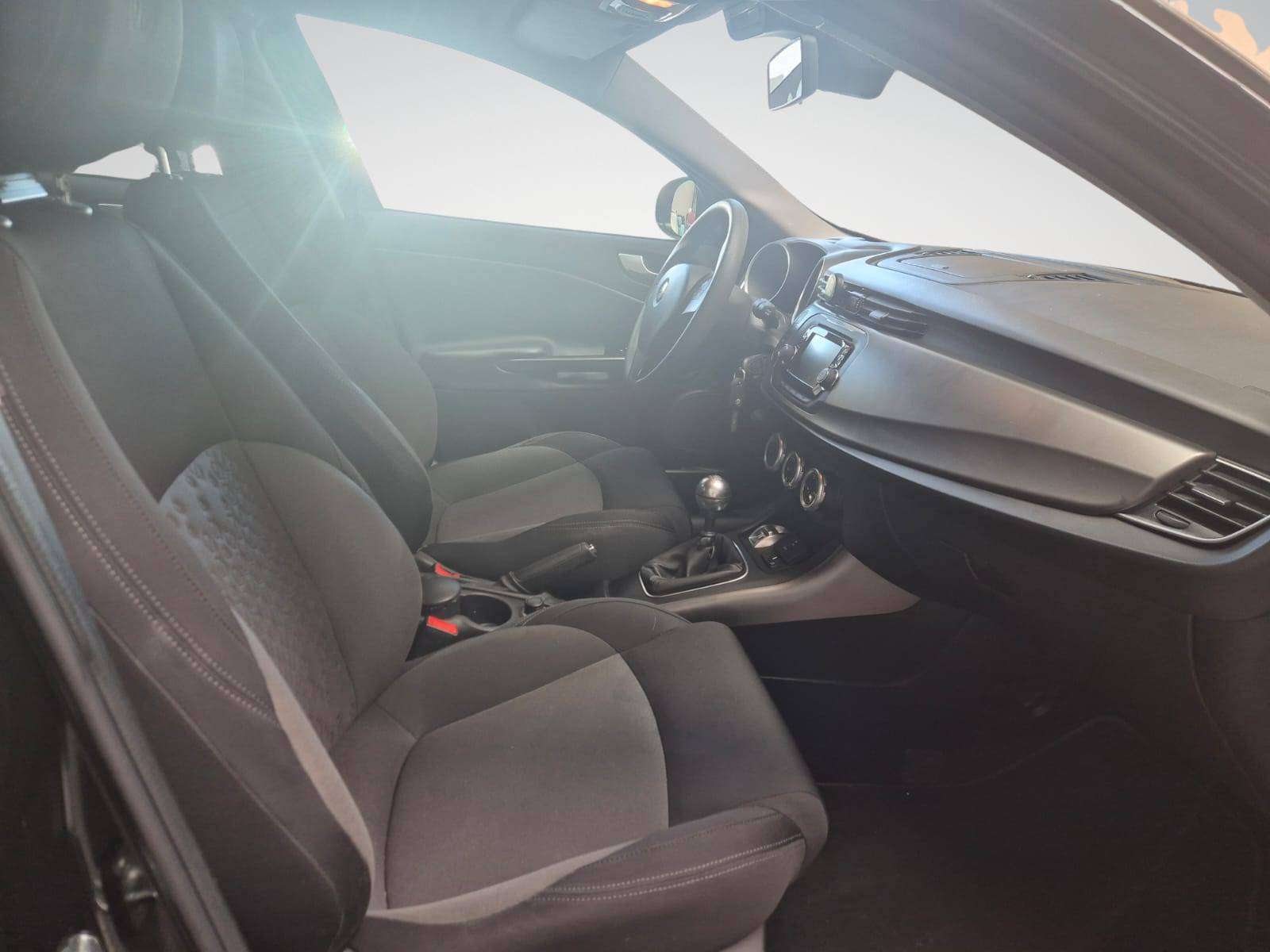 Alfa Romeo Giulietta 1.6 JTD M-Jet S&S / Capteurs de Recul / Climatisation / USB - MP3 / Garantie 12 Mois