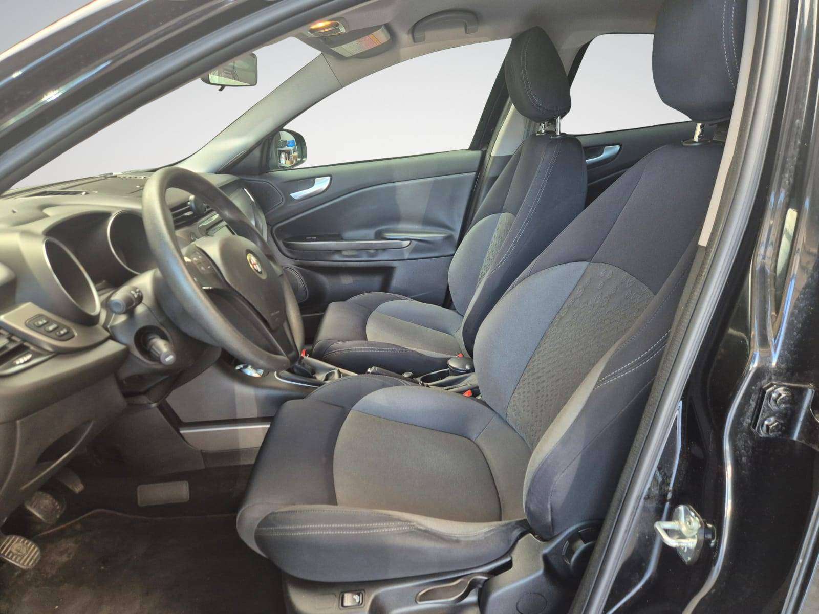 Alfa Romeo Giulietta 1.6 JTD M-Jet S&S / Capteurs de Recul / Climatisation / USB - MP3 / Garantie 12 Mois