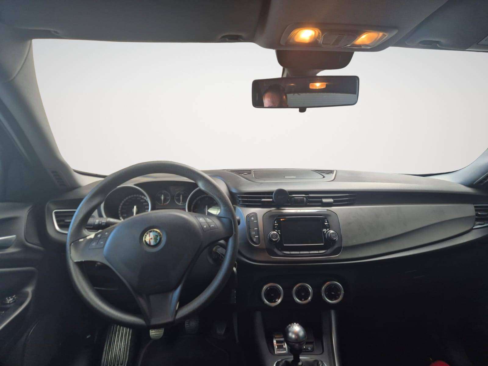 Alfa Romeo Giulietta 1.6 JTD M-Jet S&S / Capteurs de Recul / Climatisation / USB - MP3 / Garantie 12 Mois