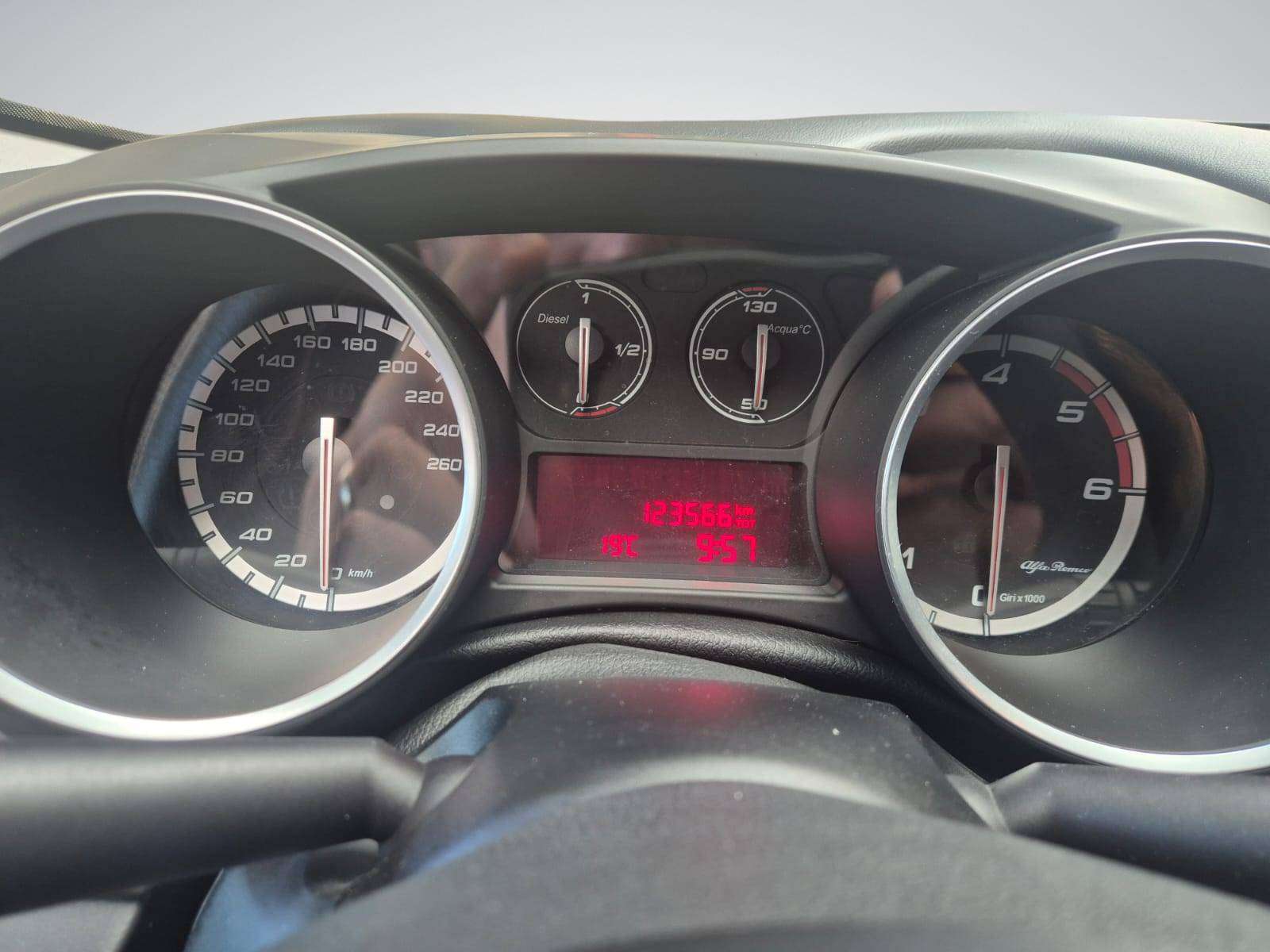 Alfa Romeo Giulietta 1.6 JTD M-Jet S&S / Capteurs de Recul / Climatisation / USB - MP3 / Garantie 12 Mois