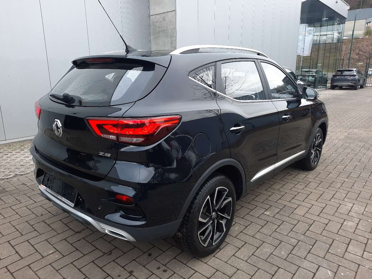 MG ZS LUXURY