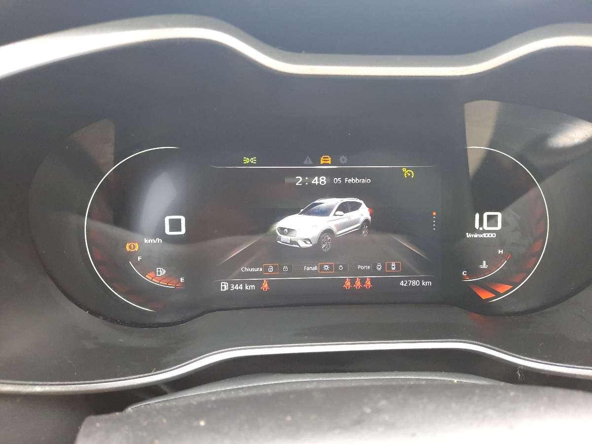 MG ZS LUXURY