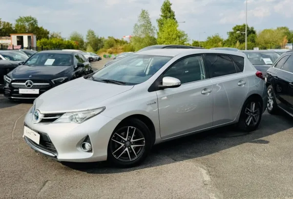 Toyota Auris 1.8 HYBRID 136H STYLE EDITION