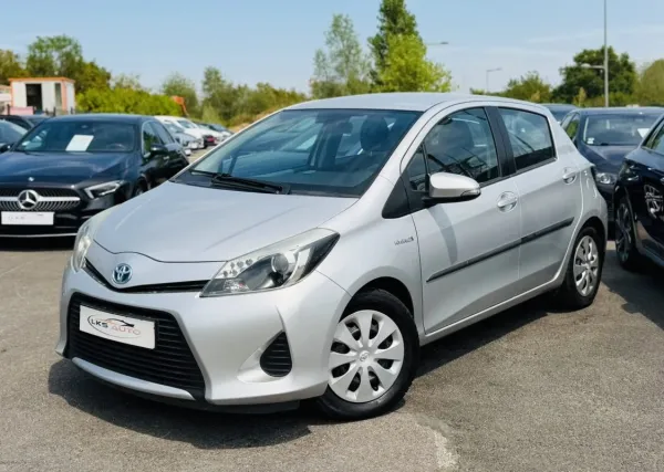 Toyota Yaris III 1.5 HYBRID 100H BUSINESS