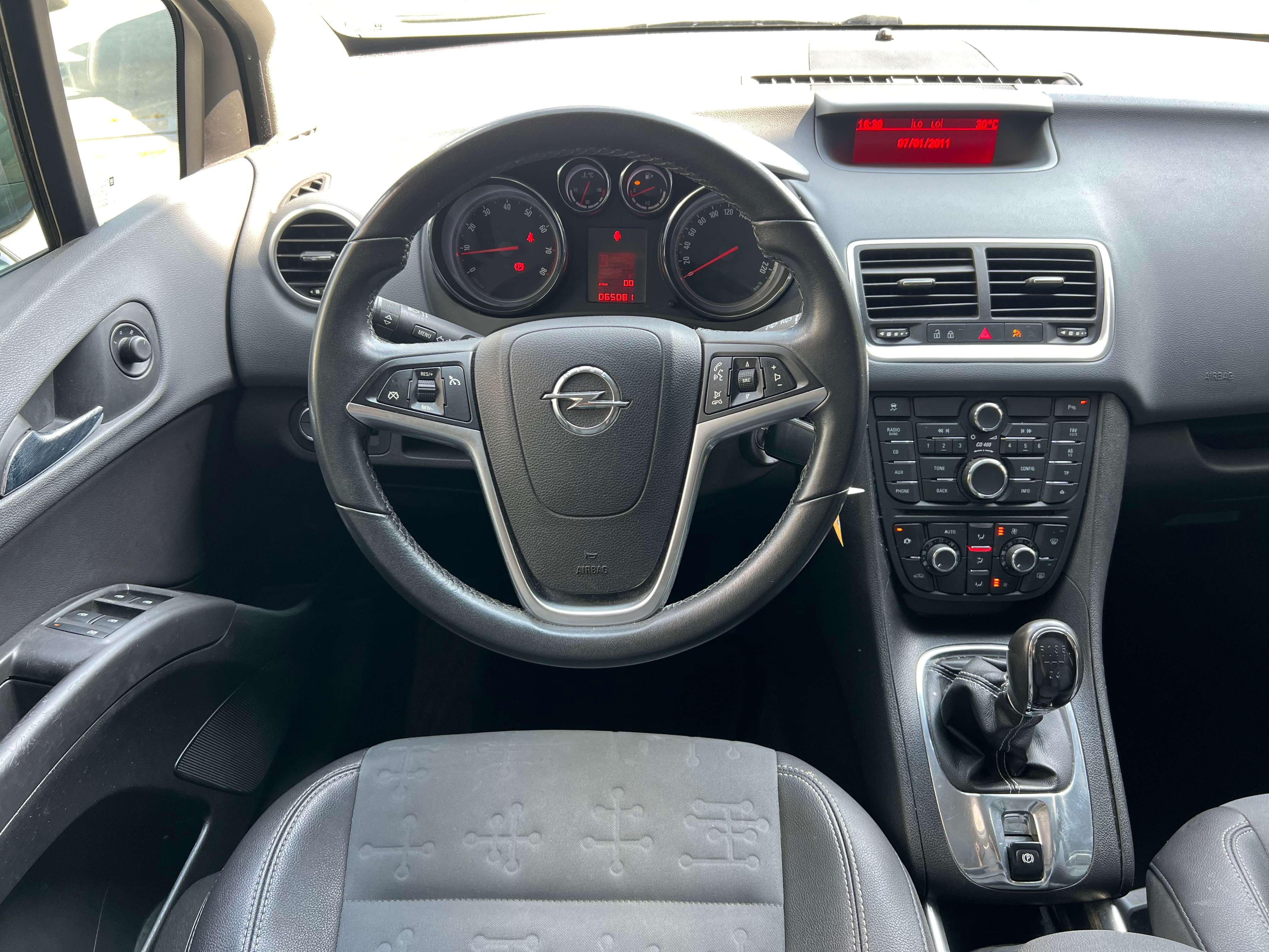 Opel Meriva 1.4i Black Edition + CLIM + CAR-PASS