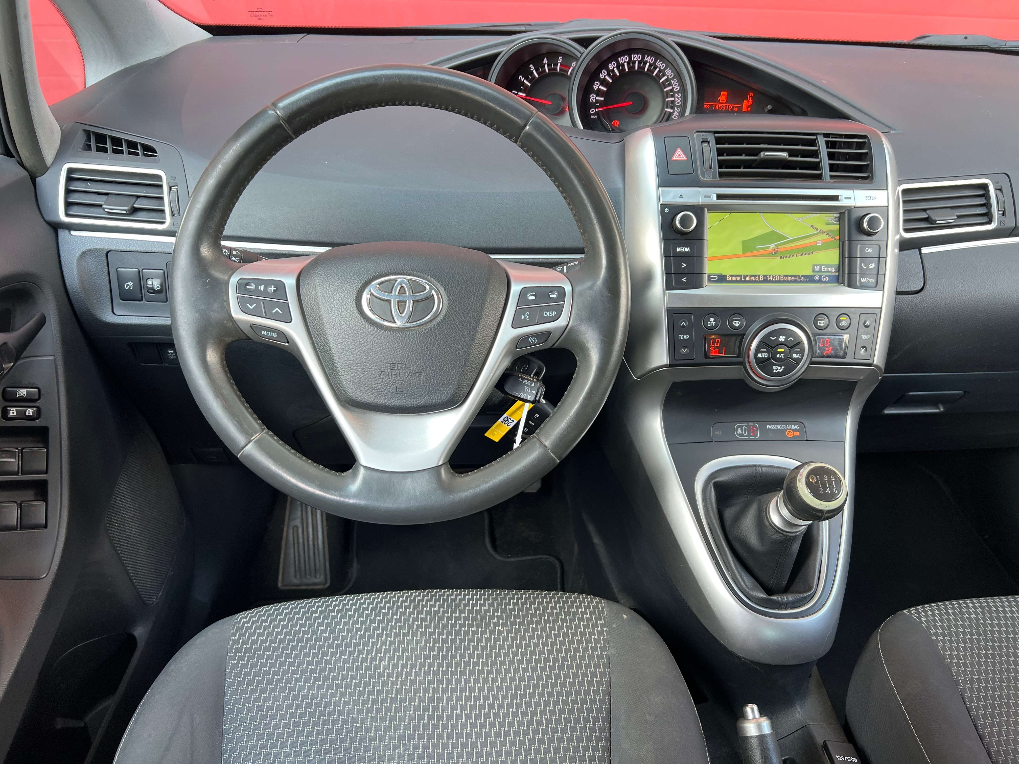Toyota Verso 1.6 D-4D Dynamic 7PL + EURO 6b + CAMÉRA + NAVI