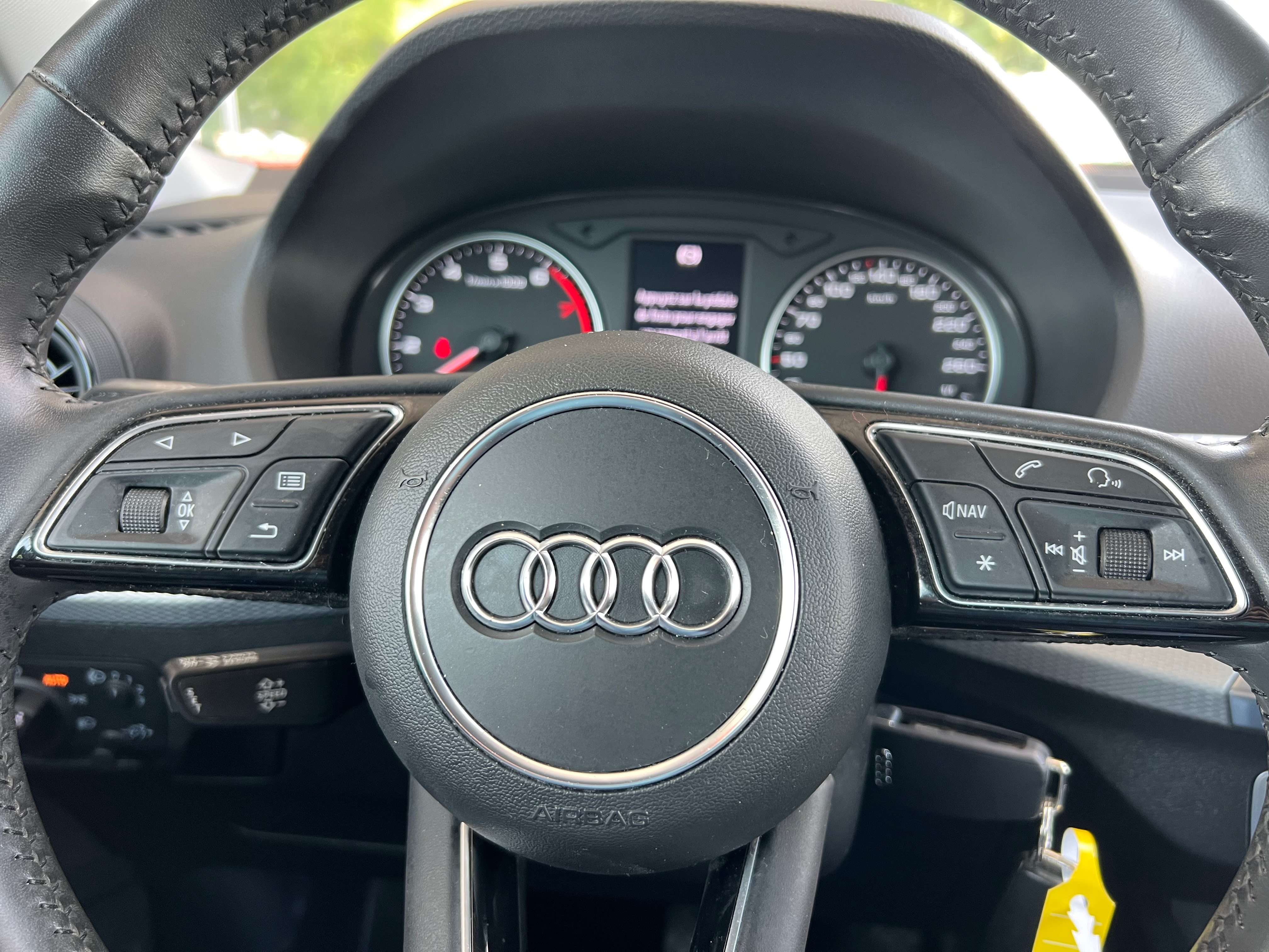 Audi Q2 1.0 TFSI Design S tronic + CAR-PASS + GARANTIE + NAVI