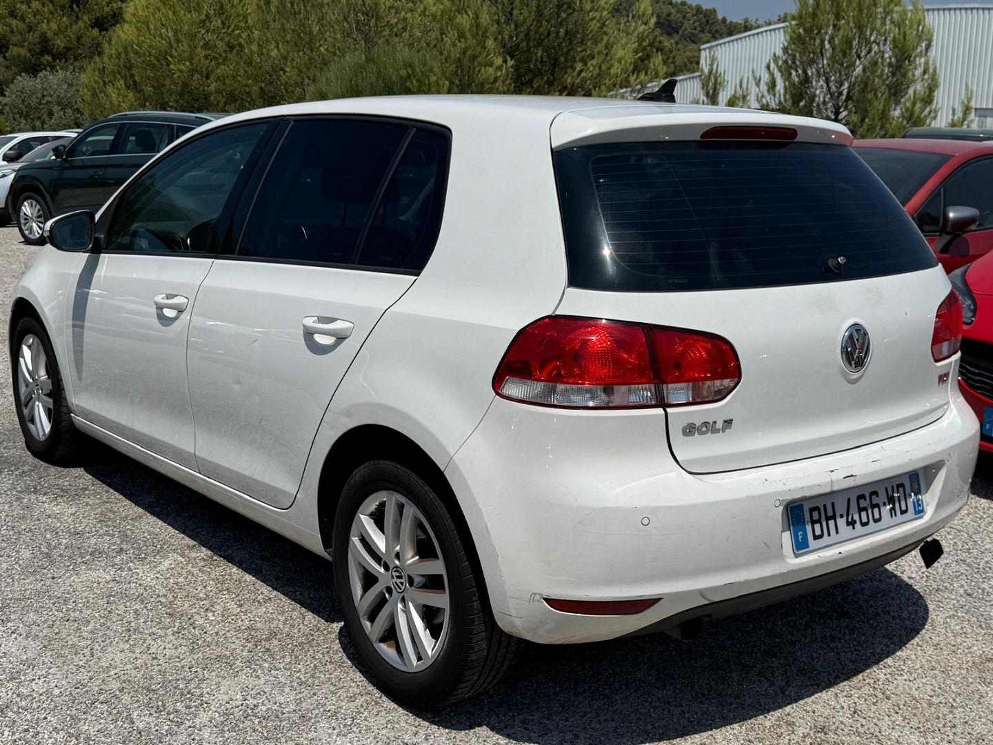 Volkswagen GOLF VI 1.6 TDI 105CH BLUEMOTION FAP CONFORTLINE BUSINESS 5P