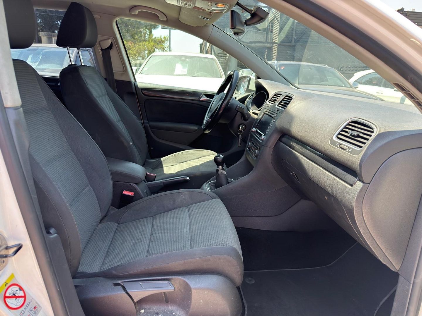 Volkswagen GOLF VI 1.6 TDI 105CH BLUEMOTION FAP CONFORTLINE BUSINESS 5P