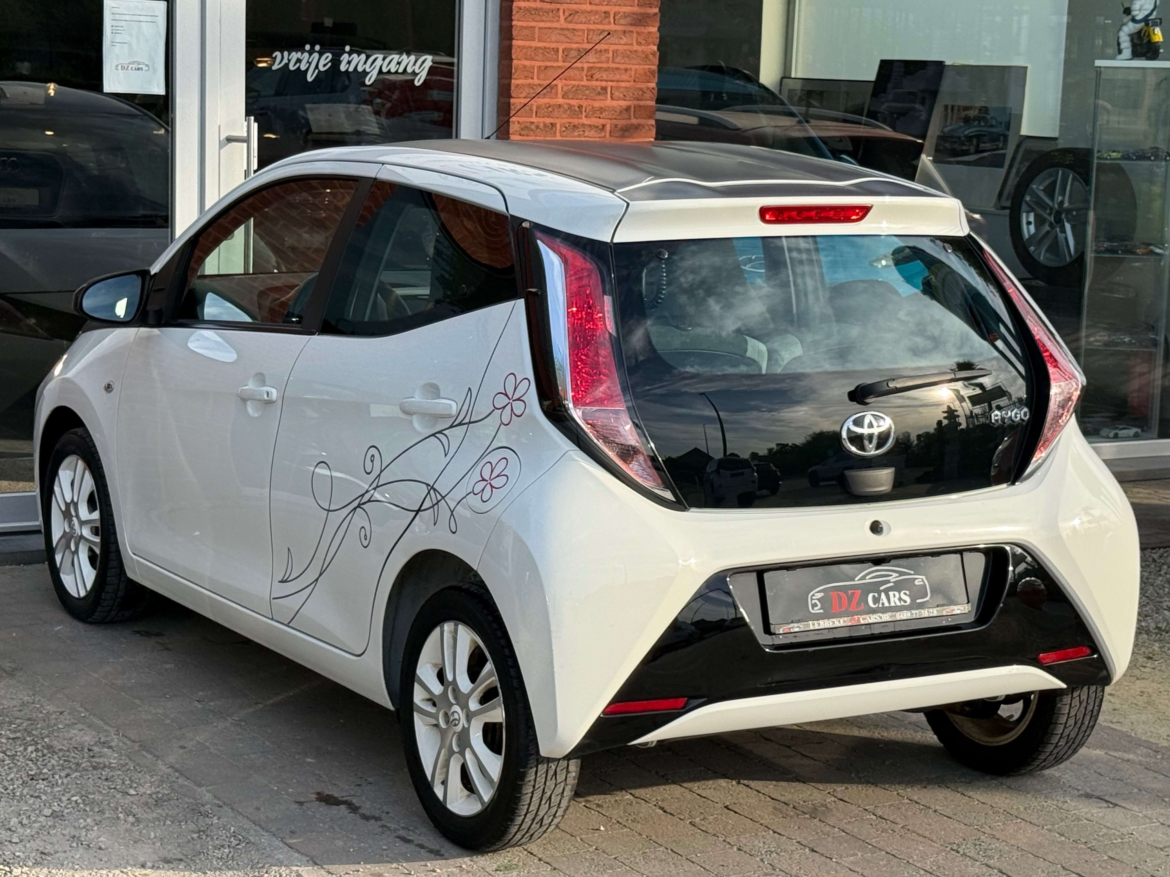 Toyota Aygo 1.0I 69PK |✅AIRCO | BLUETOOTH | CAMERA | 15’’ ALU VELGEN | TOUCHSCREEN | ONDERHOUDSBOEKJE | 12M GARANTIE | EURO 6B |