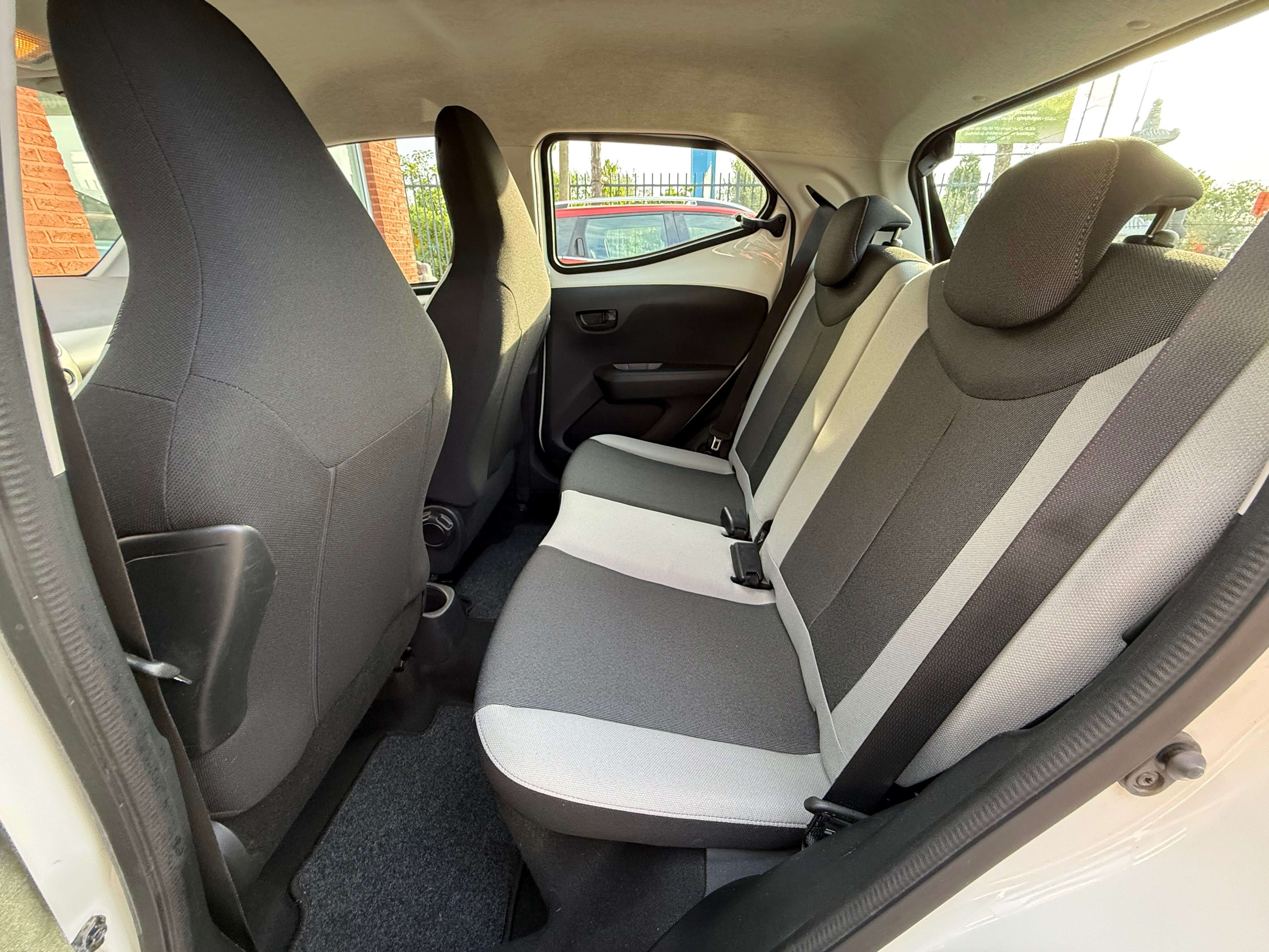 Toyota Aygo 1.0I 69PK |✅AIRCO | BLUETOOTH | CAMERA | 15’’ ALU VELGEN | TOUCHSCREEN | ONDERHOUDSBOEKJE | 12M GARANTIE | EURO 6B |