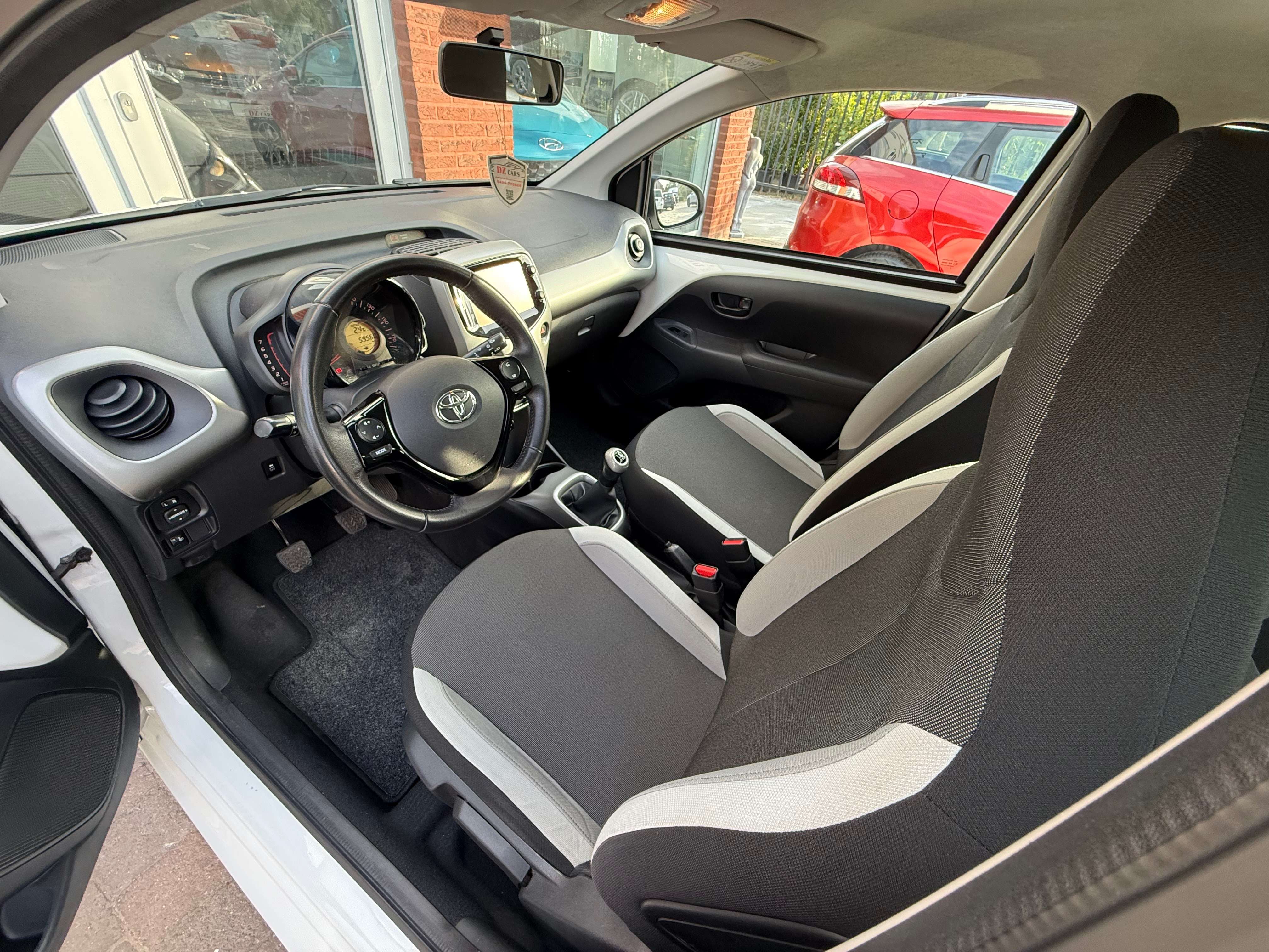 Toyota Aygo 1.0I 69PK |✅AIRCO | BLUETOOTH | CAMERA | 15’’ ALU VELGEN | TOUCHSCREEN | ONDERHOUDSBOEKJE | 12M GARANTIE | EURO 6B |