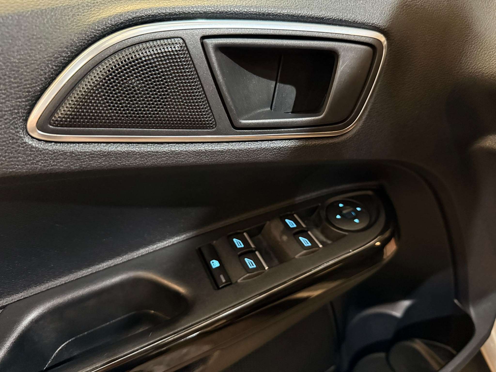 Ford B-Max B-Max 1.0 EcoBoost GPS Caméra Toi Pano Att Remorque LED