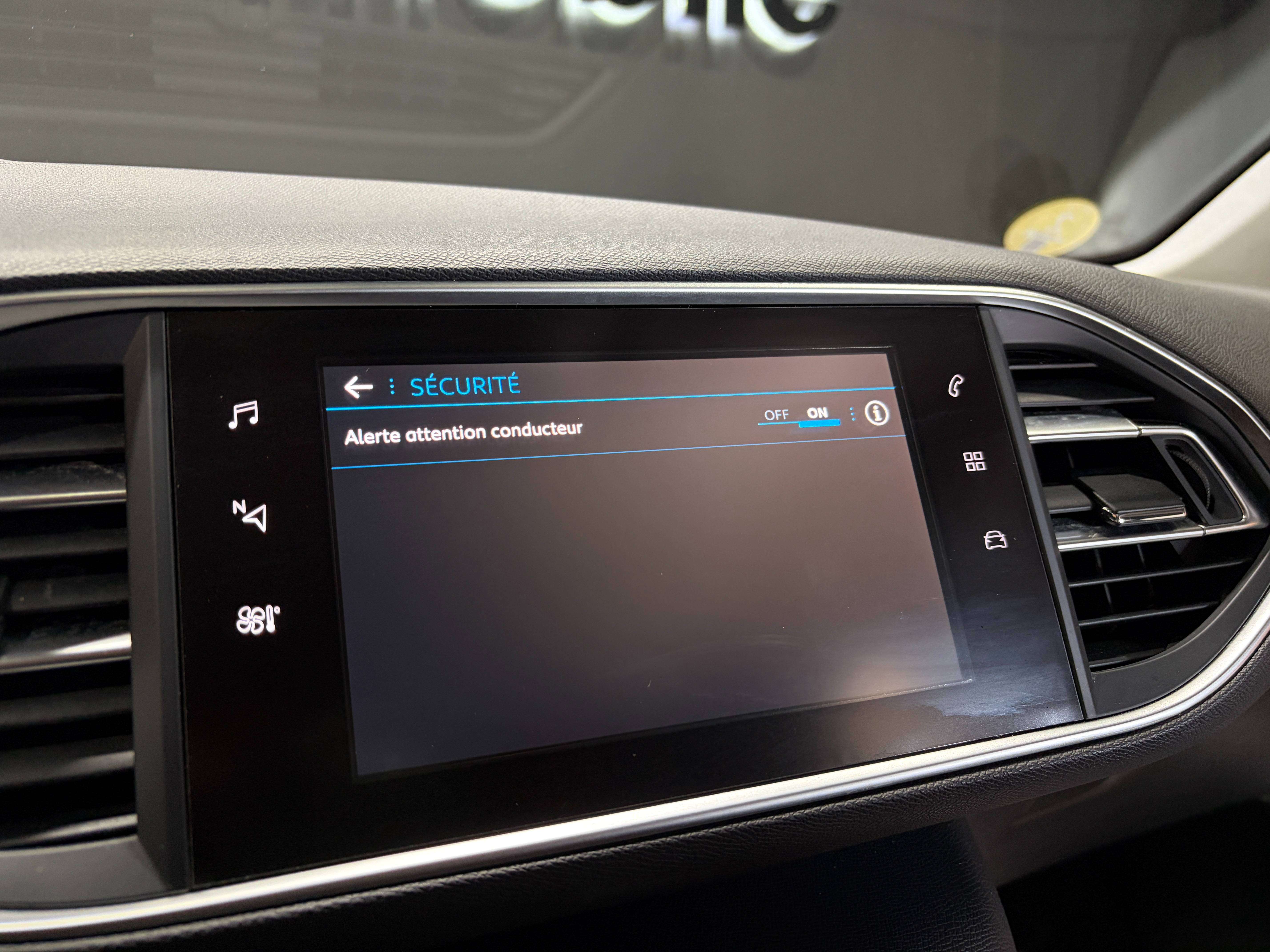 Peugeot 308 1.5 BlueHDi *CARPLAY*CRUISE CONTROL*CAMERA*LED*GARANTIE*