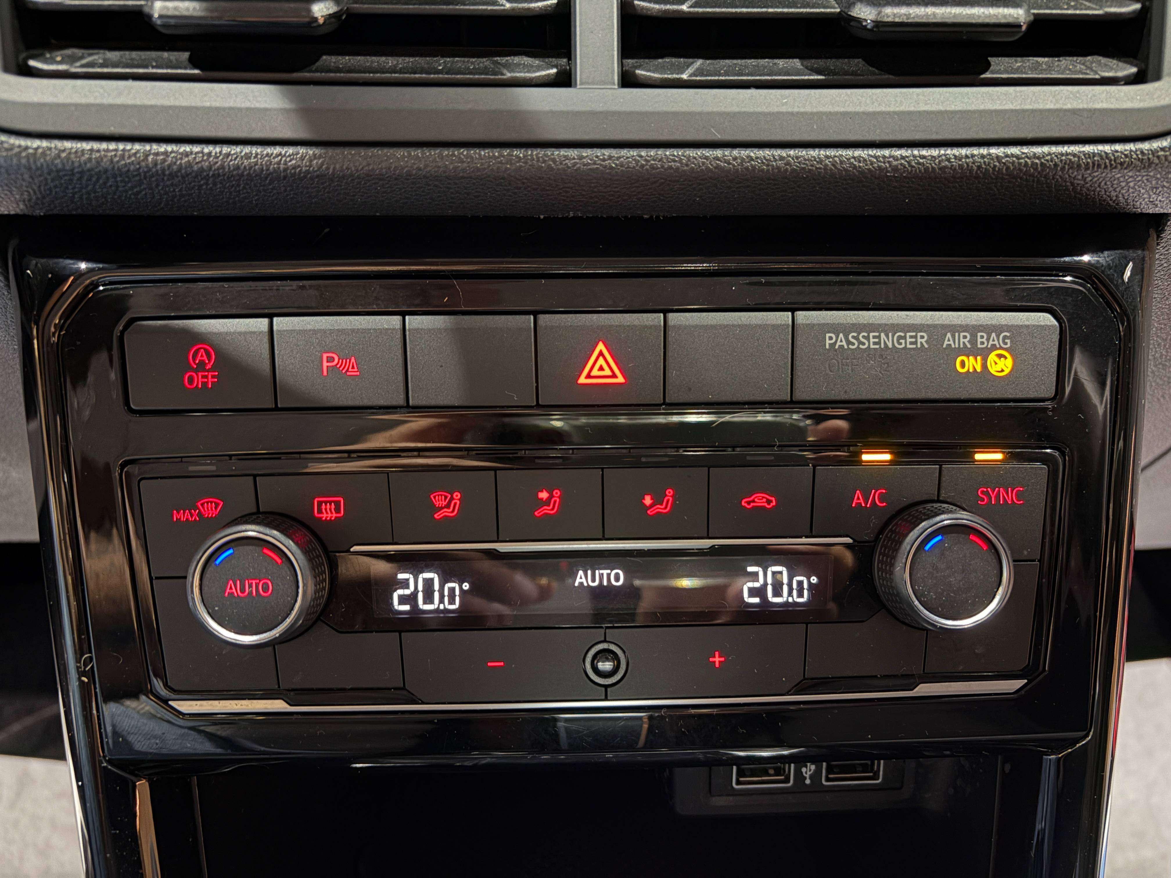 Volkswagen T-Cross 1.0 TSI DSG *CARPLAY*CAMERA*FRONT ASSIST*1ER PROPRIO*GARANTIE*