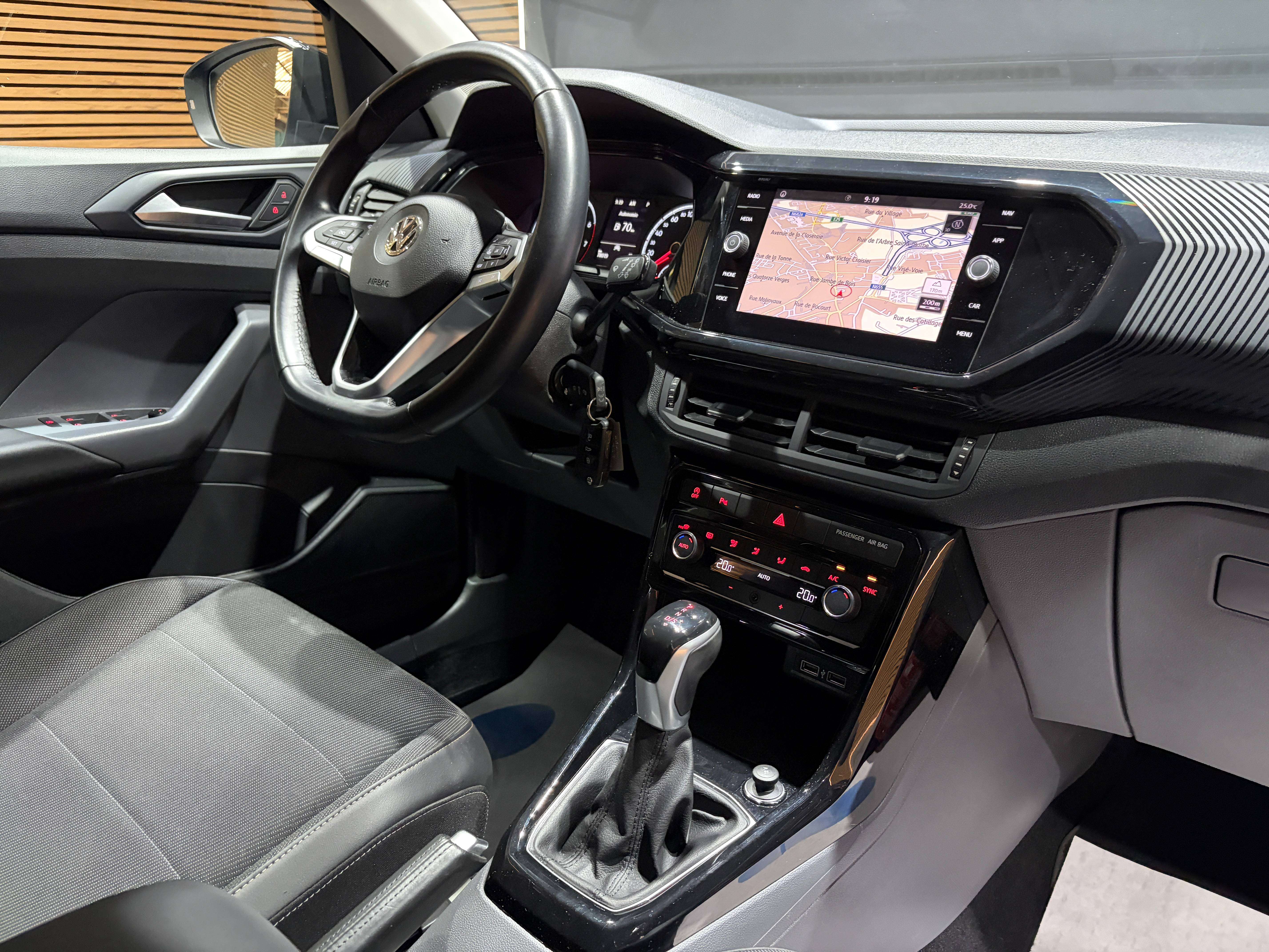 Volkswagen T-Cross 1.0 TSI DSG *CARPLAY*CAMERA*FRONT ASSIST*1ER PROPRIO*GARANTIE*