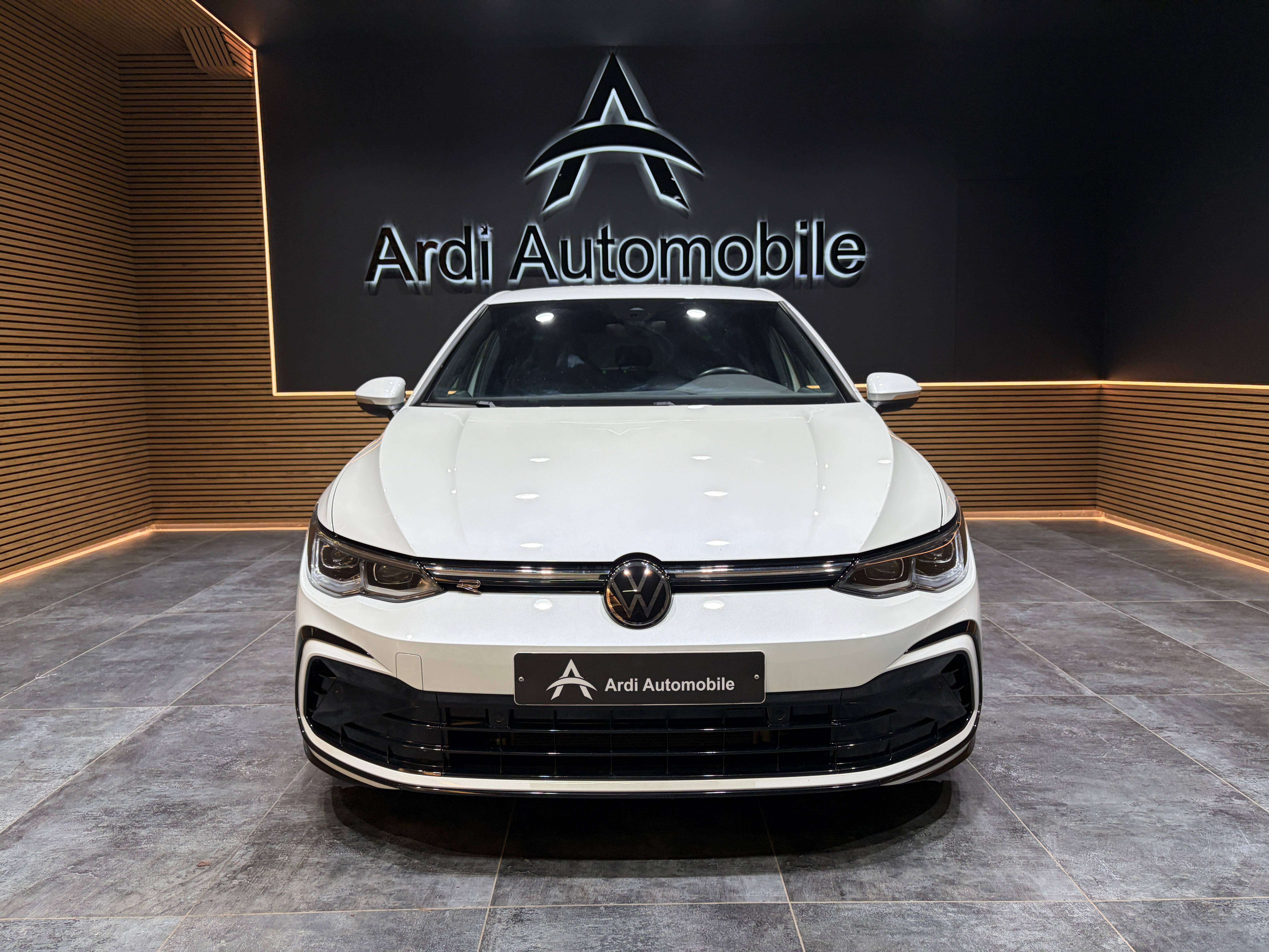 Volkswagen Golf 2.0 TDi DSG *R-Line*CARPLAY*VOLANT CHAUFF*1ER PROP*GARANTIE*