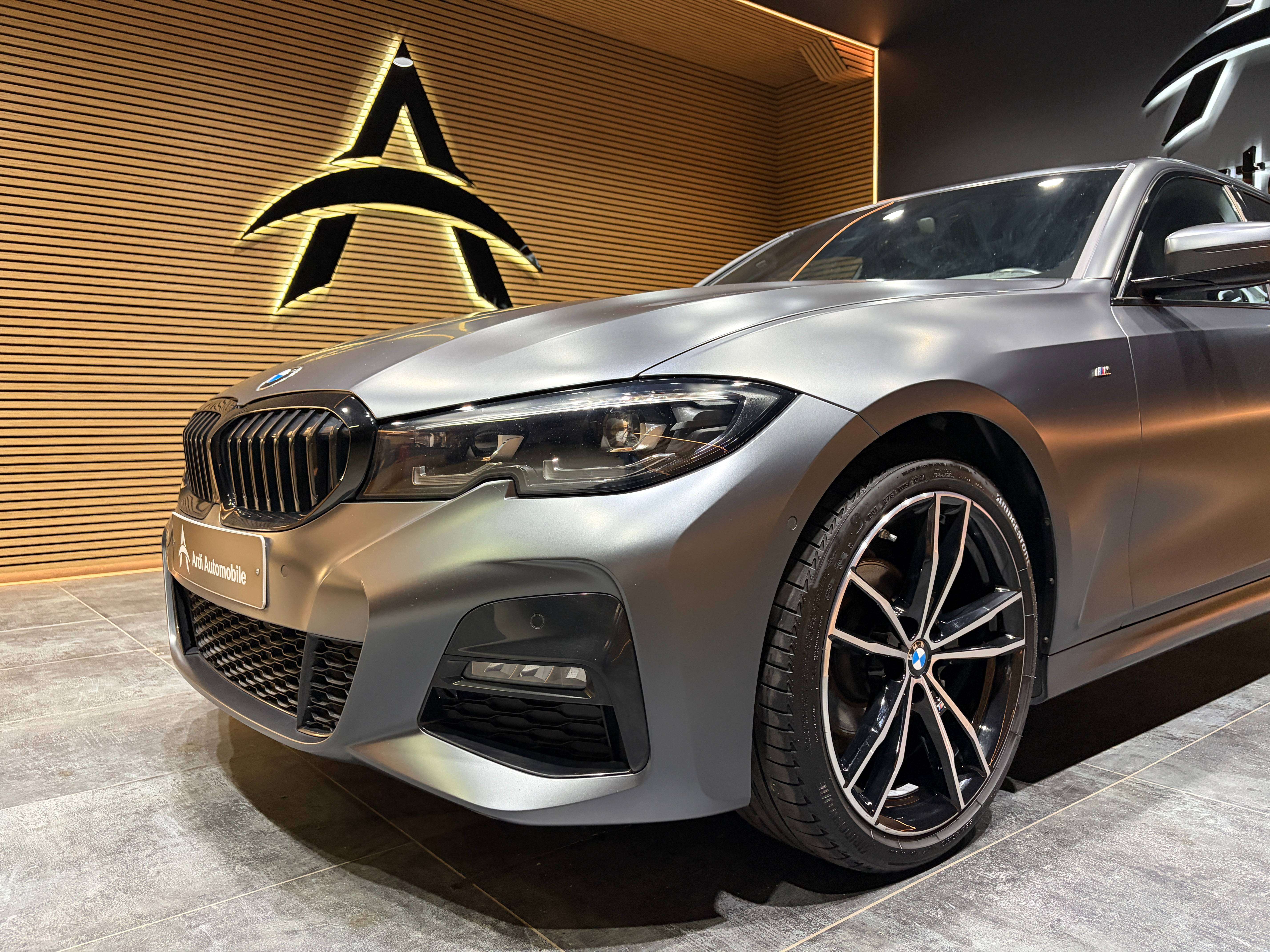 BMW 318 iA *PACK M*CARPLAY*LED*SIEGE CHAUFF*1ER PROPRIO*GARANTIE*