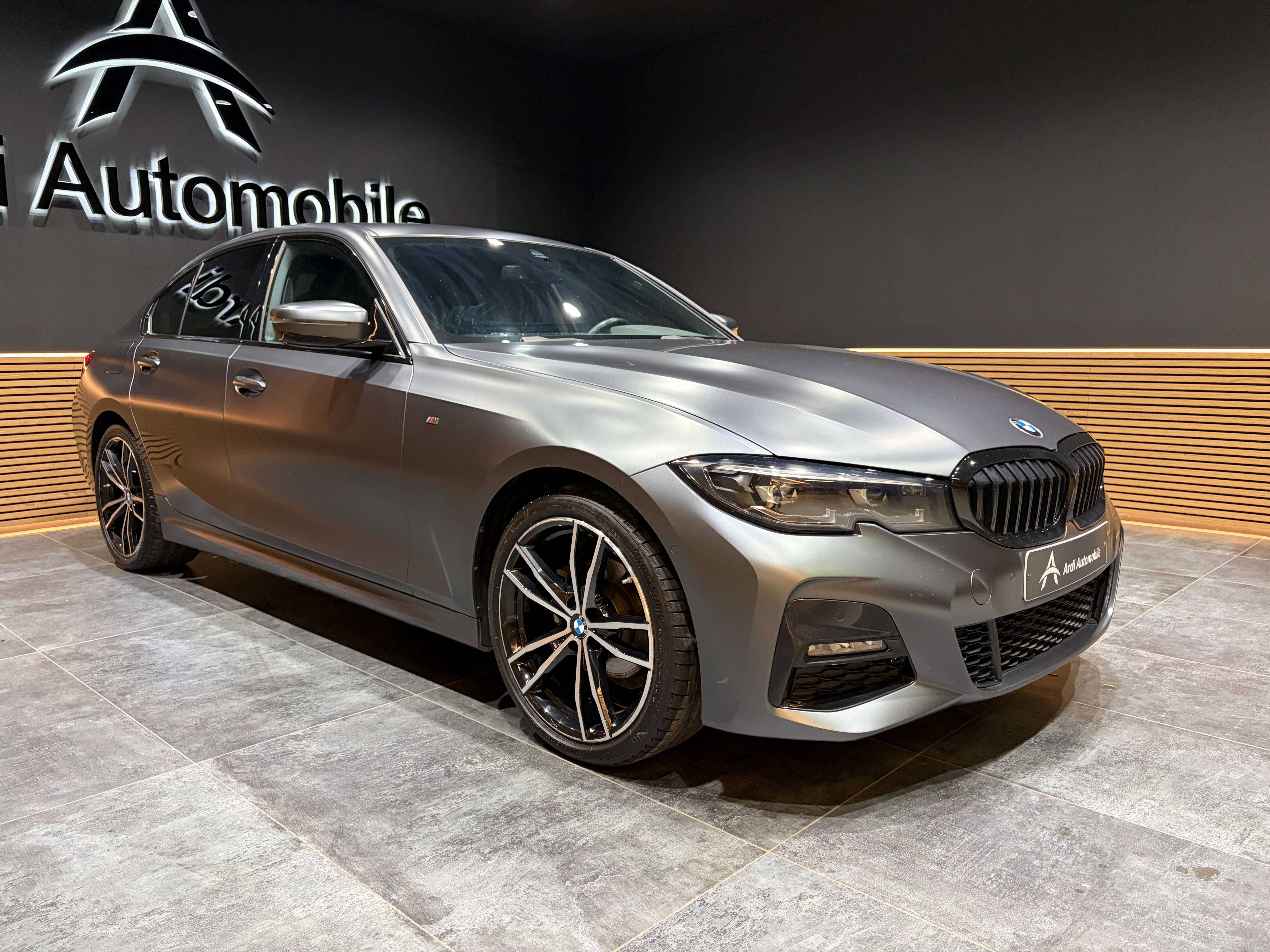 BMW 318 iA *PACK M*CARPLAY*LED*SIEGE CHAUFF*1ER PROPRIO*GARANTIE*