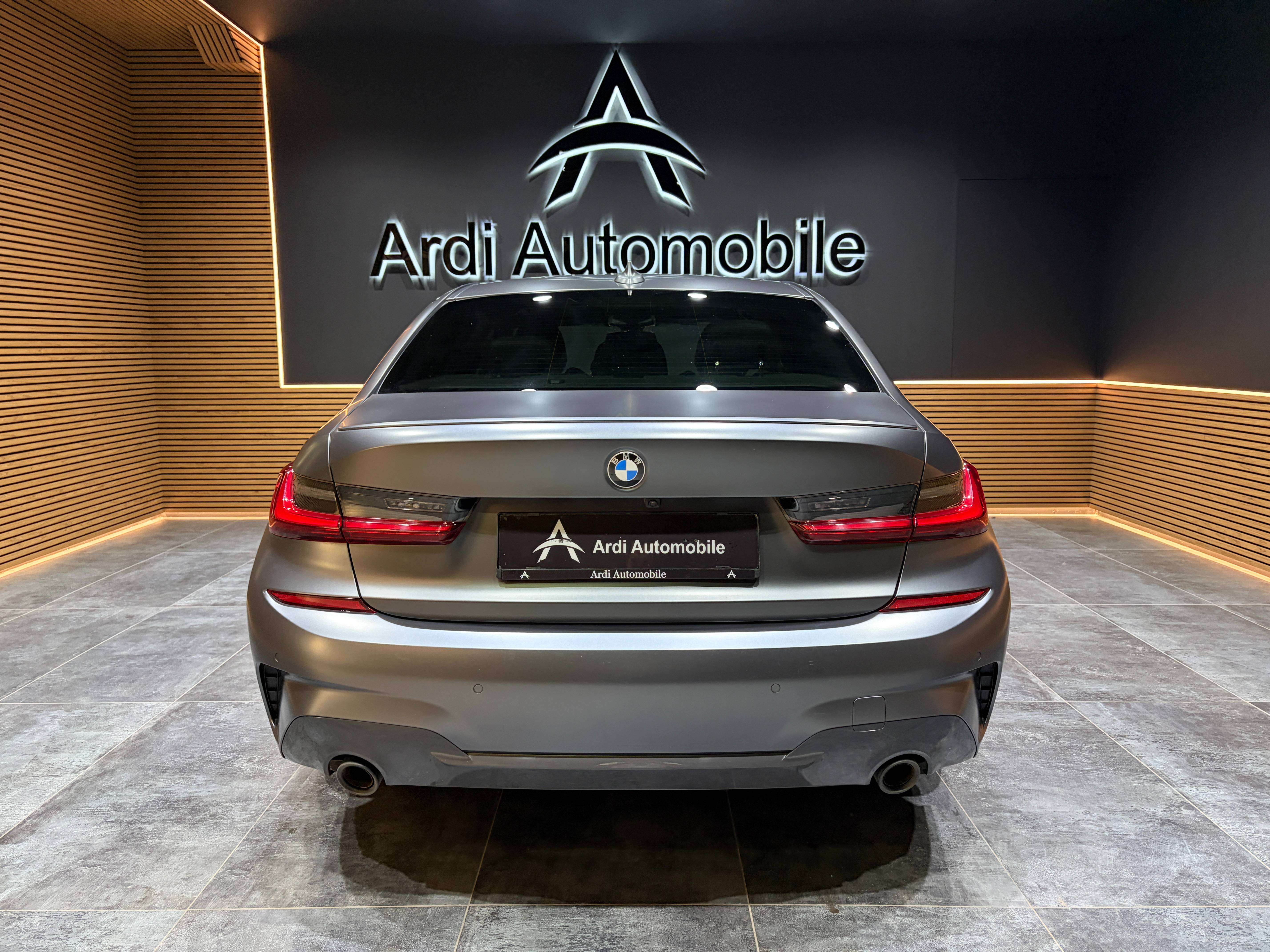 BMW 318 iA *PACK M*CARPLAY*LED*SIEGE CHAUFF*1ER PROPRIO*GARANTIE*