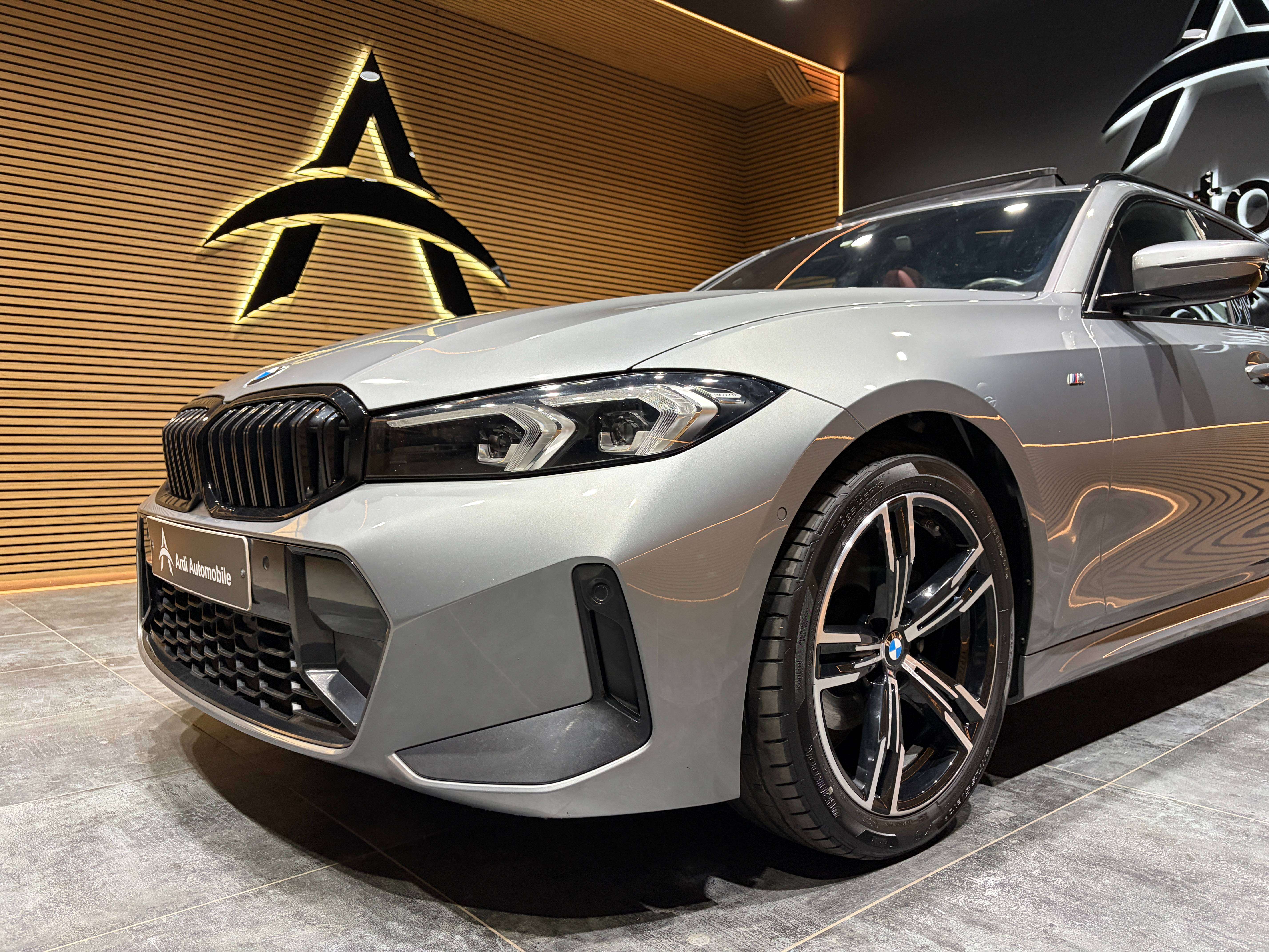 BMW 316 dA Touring *PACK M*CARPLAY*TOIT OUV+PANO*1ER PROPRIO*GARANTIE*