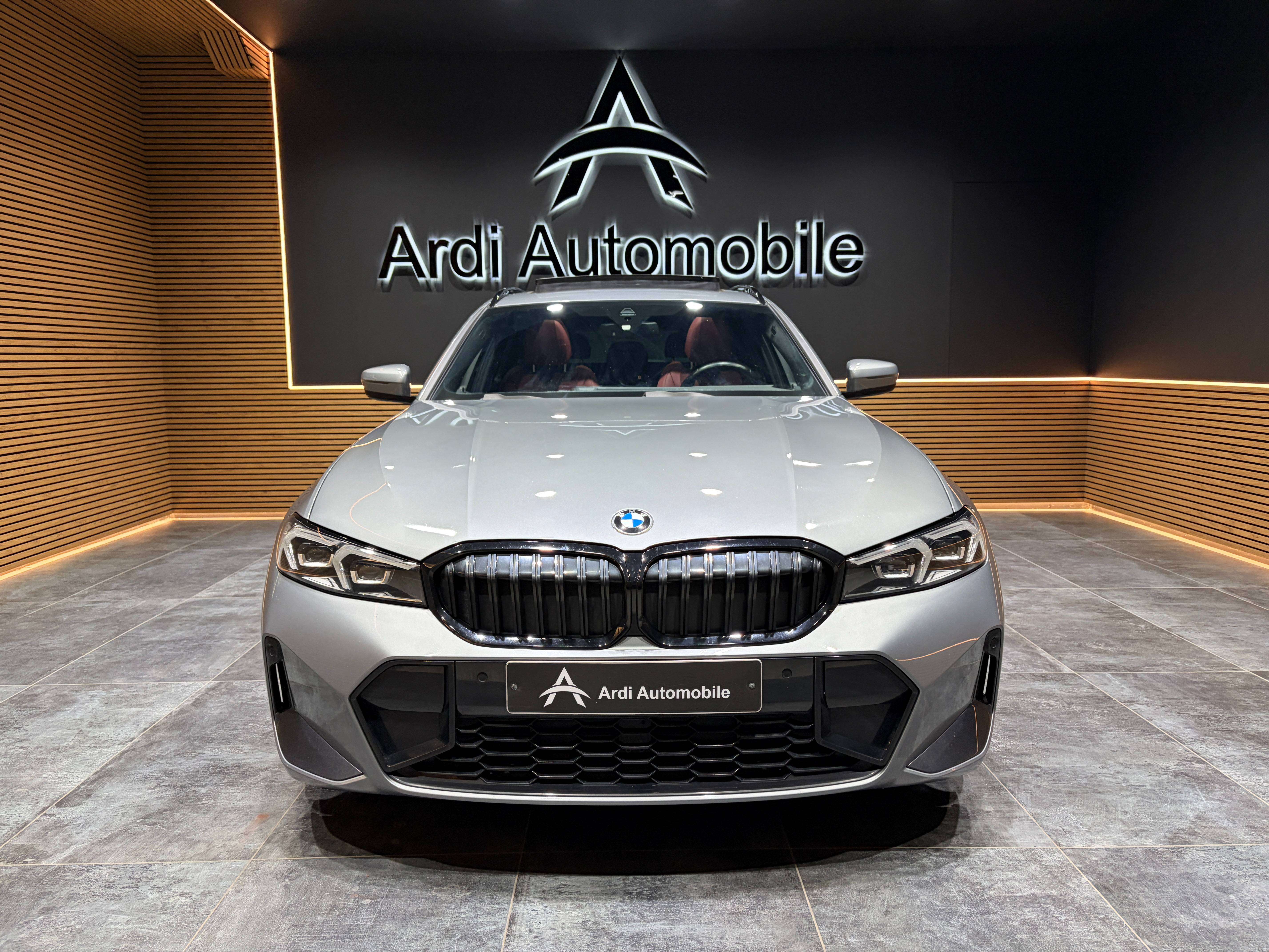 BMW 316 dA Touring *PACK M*CARPLAY*TOIT OUV+PANO*1ER PROPRIO*GARANTIE*