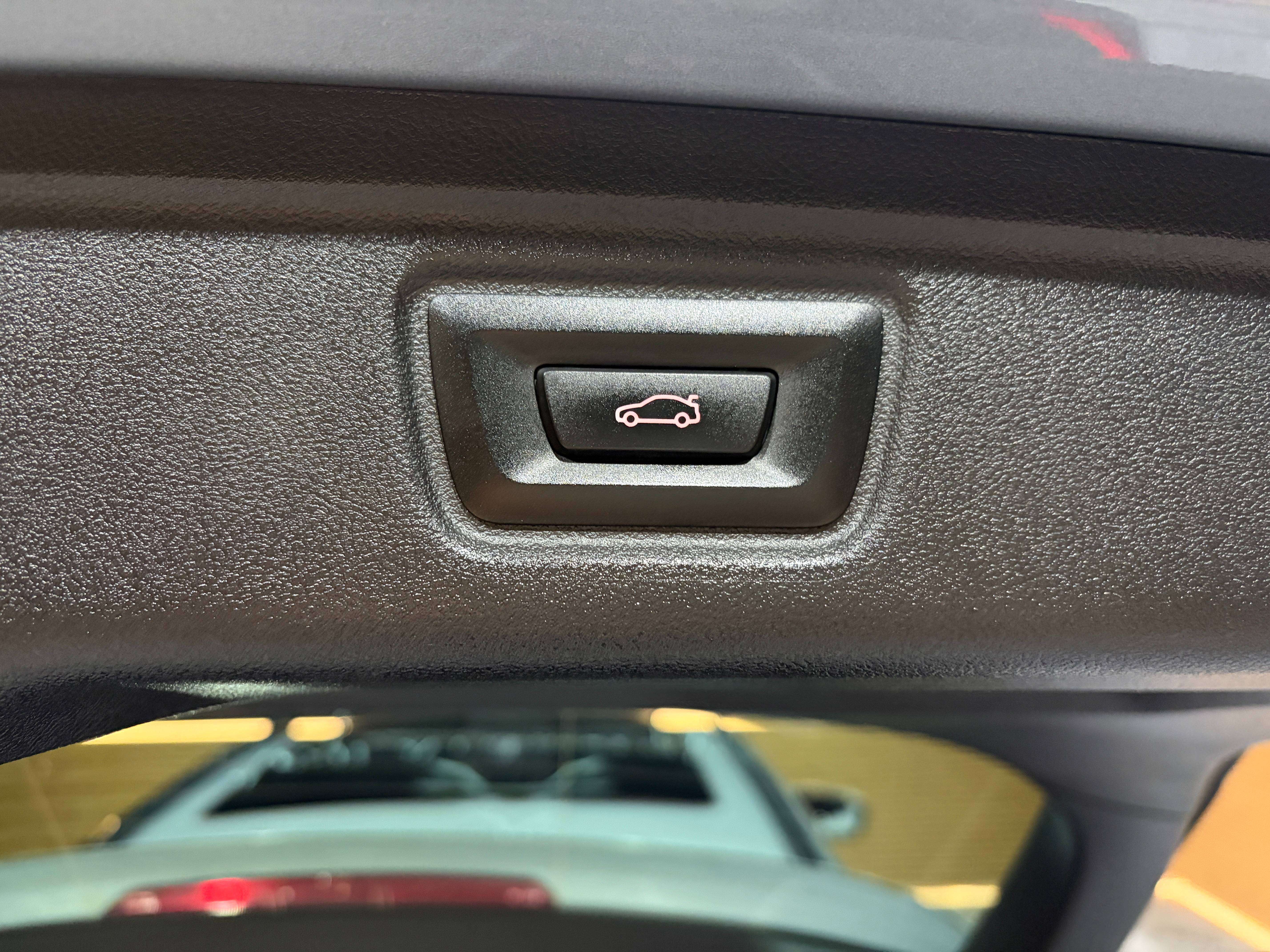 BMW 316 dA Touring *PACK M*CARPLAY*TOIT OUV+PANO*1ER PROPRIO*GARANTIE*