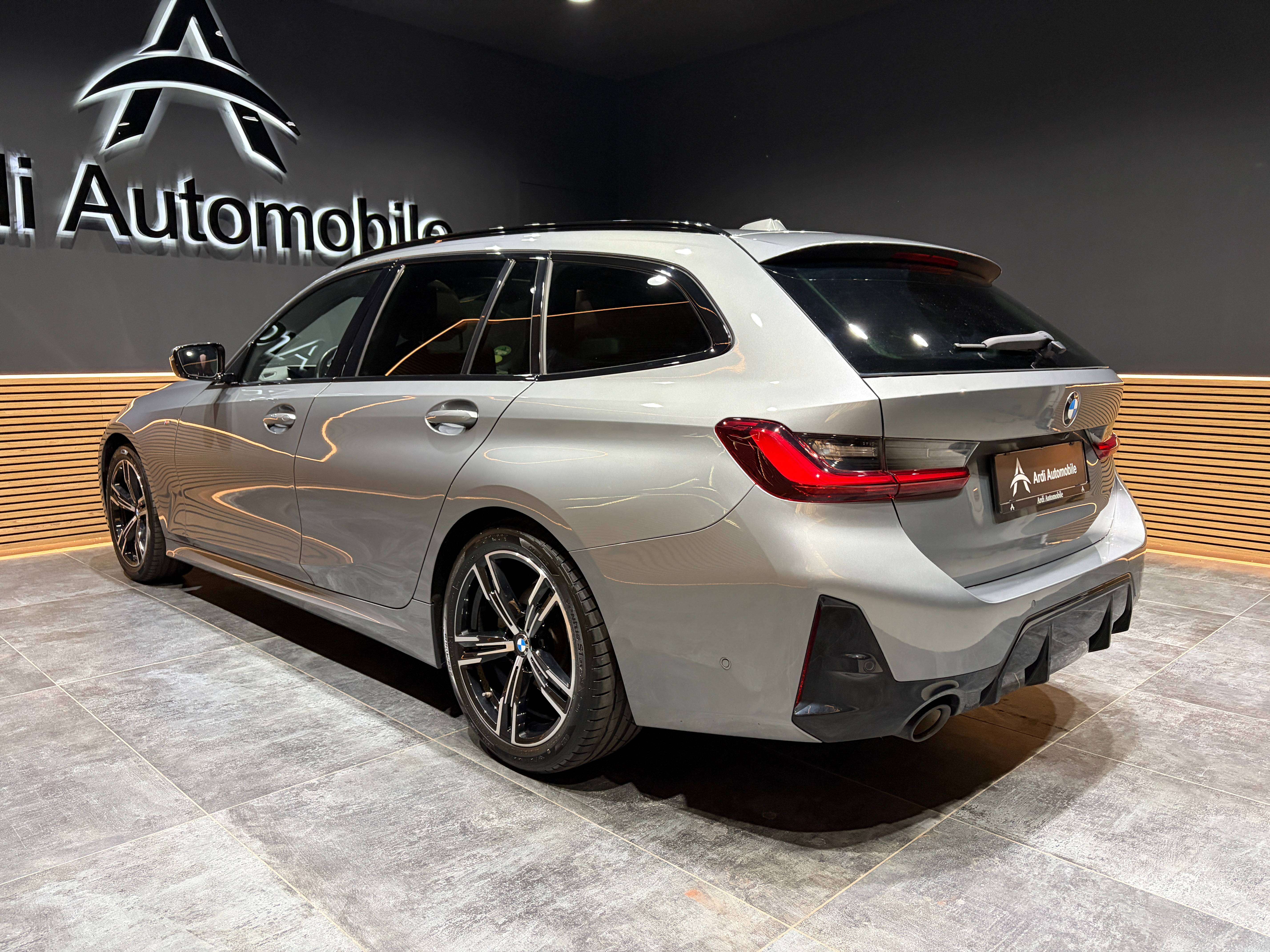 BMW 316 dA Touring *PACK M*CARPLAY*TOIT OUV+PANO*1ER PROPRIO*GARANTIE*