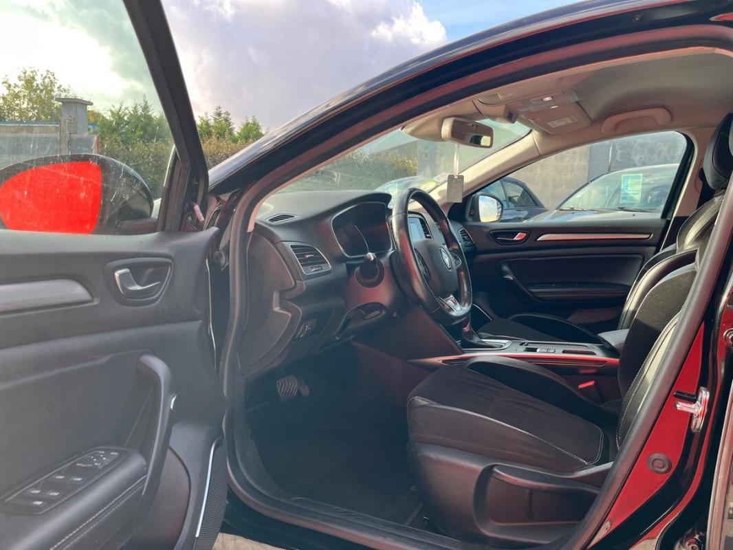 Renault Megane IV 1.5 BLUE DCI 116 CH BOITE AUTOMATIQUE - ENTIÈREMENT RÉVISÉE ET GARANTIE 12 MOIS