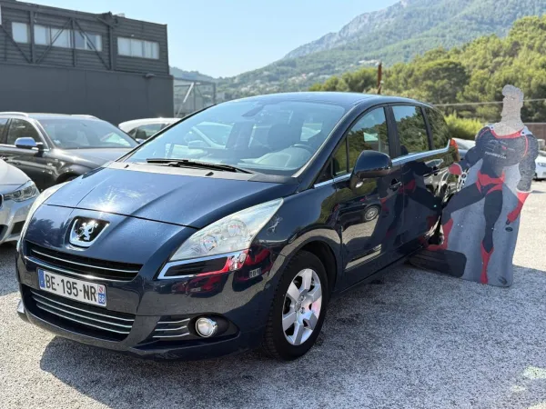 Peugeot 5008 1.6 HDI FAP PREMIUM 7PL