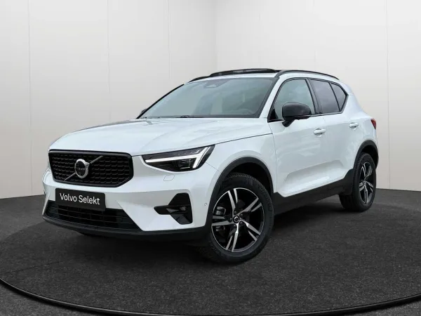 Volvo XC40 XC40 Plus, B3 Mild-Hybrid, Benzin, Dark