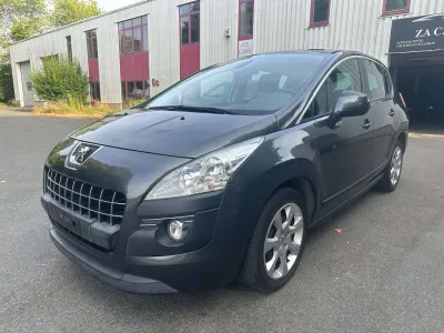 Peugeot 3008 3008 1.6i Confort Pack