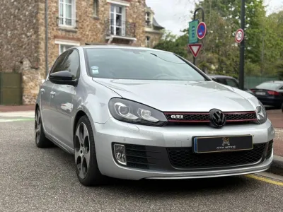 Volkswagen Golf 2.0 TSI 210 GTI DSG BVA