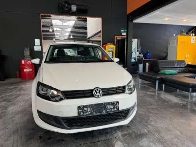 Volkswagen Polo 1.2i - 5 PORTES - RADIO MEDIA - VITRES AV ELECTRIQUES