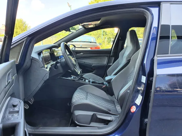 Volkswagen Golf 🟢1.5 TSI R-LINE / 1ER MAIN / FULL OPTIONS