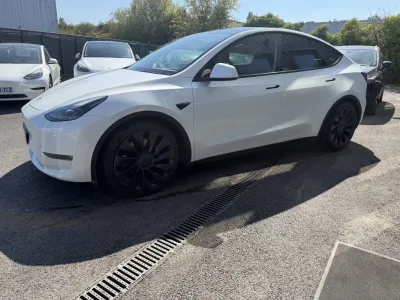 Tesla Model Y PERFORMANCE